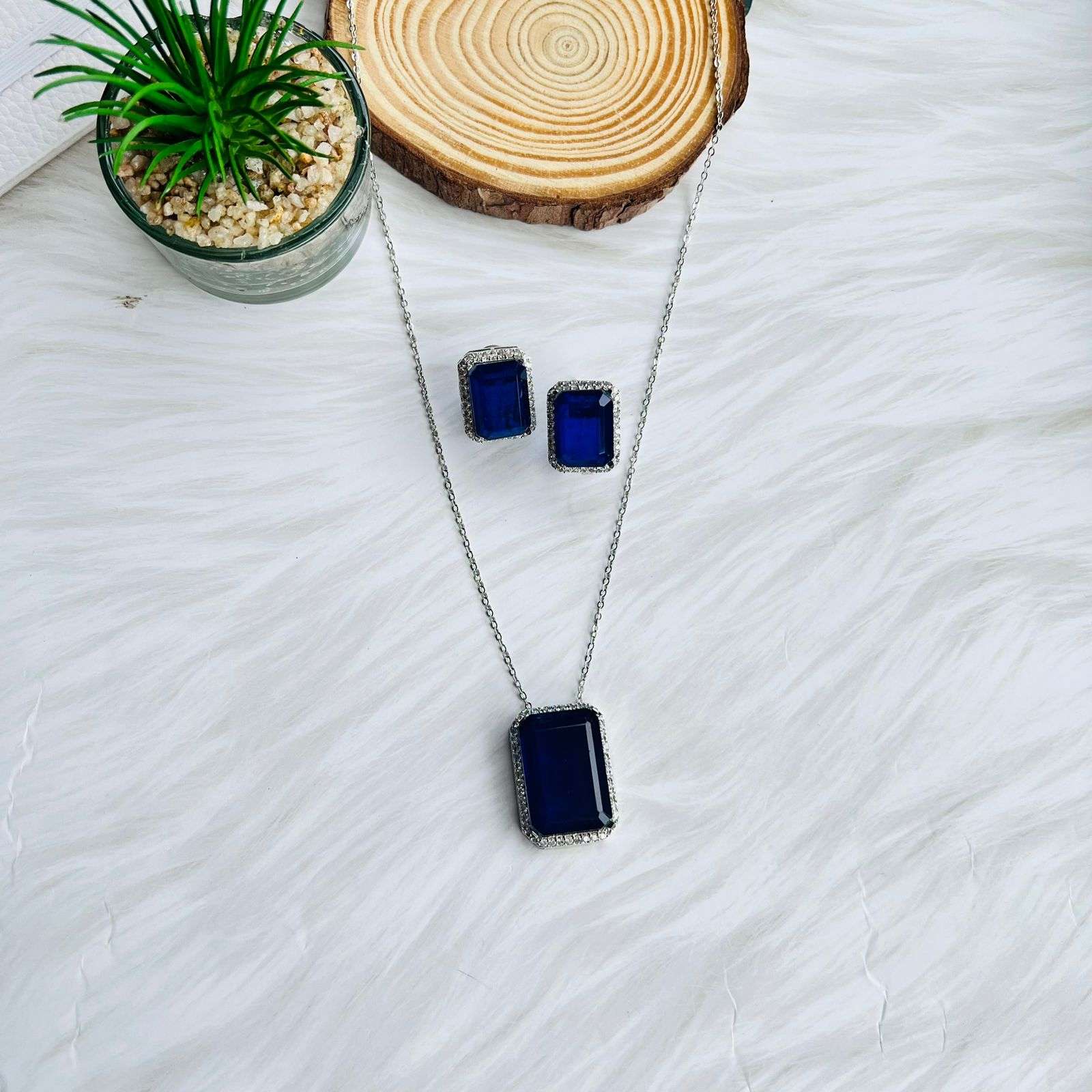 Doublet Stone Neckpiece