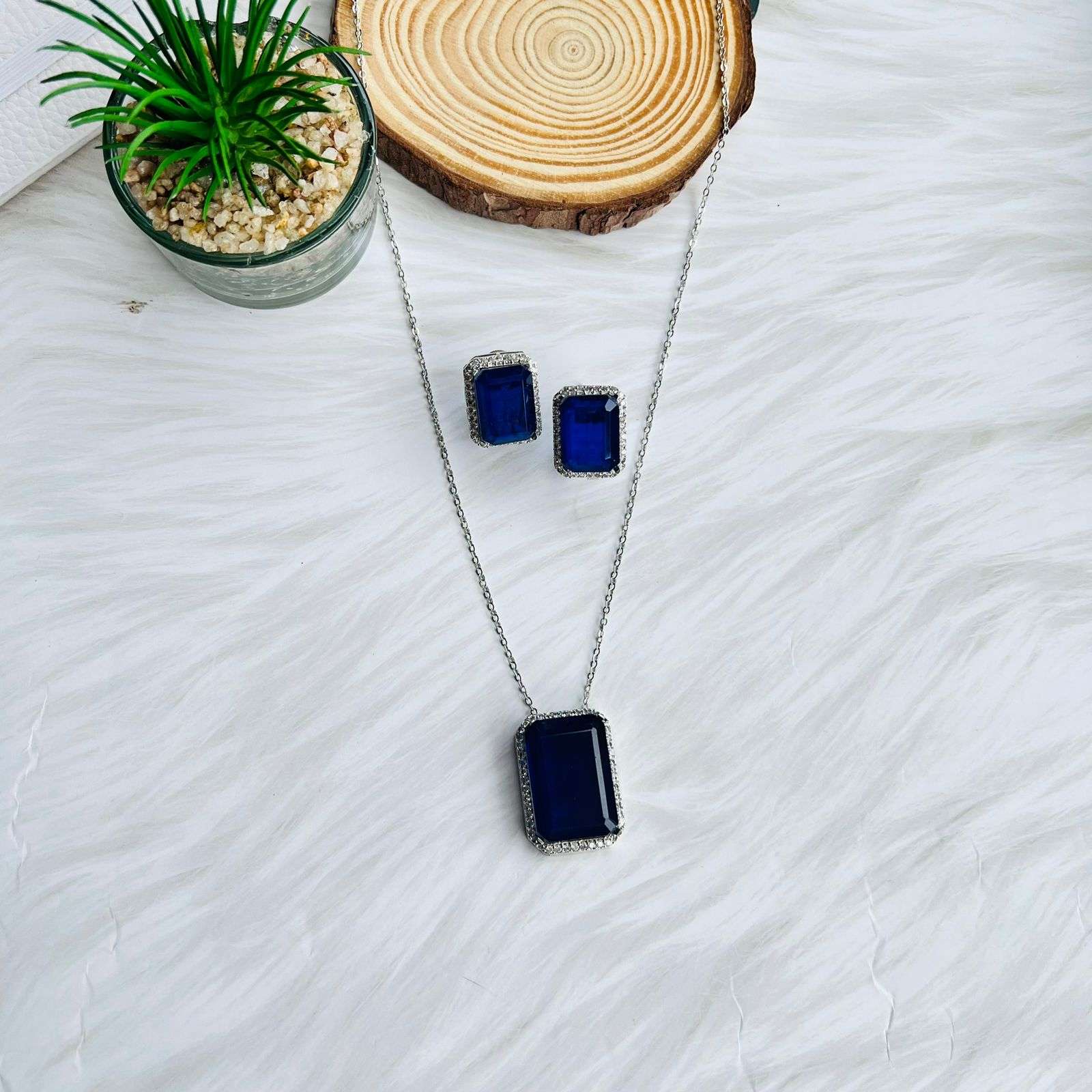 Doublet Stone Neckpiece