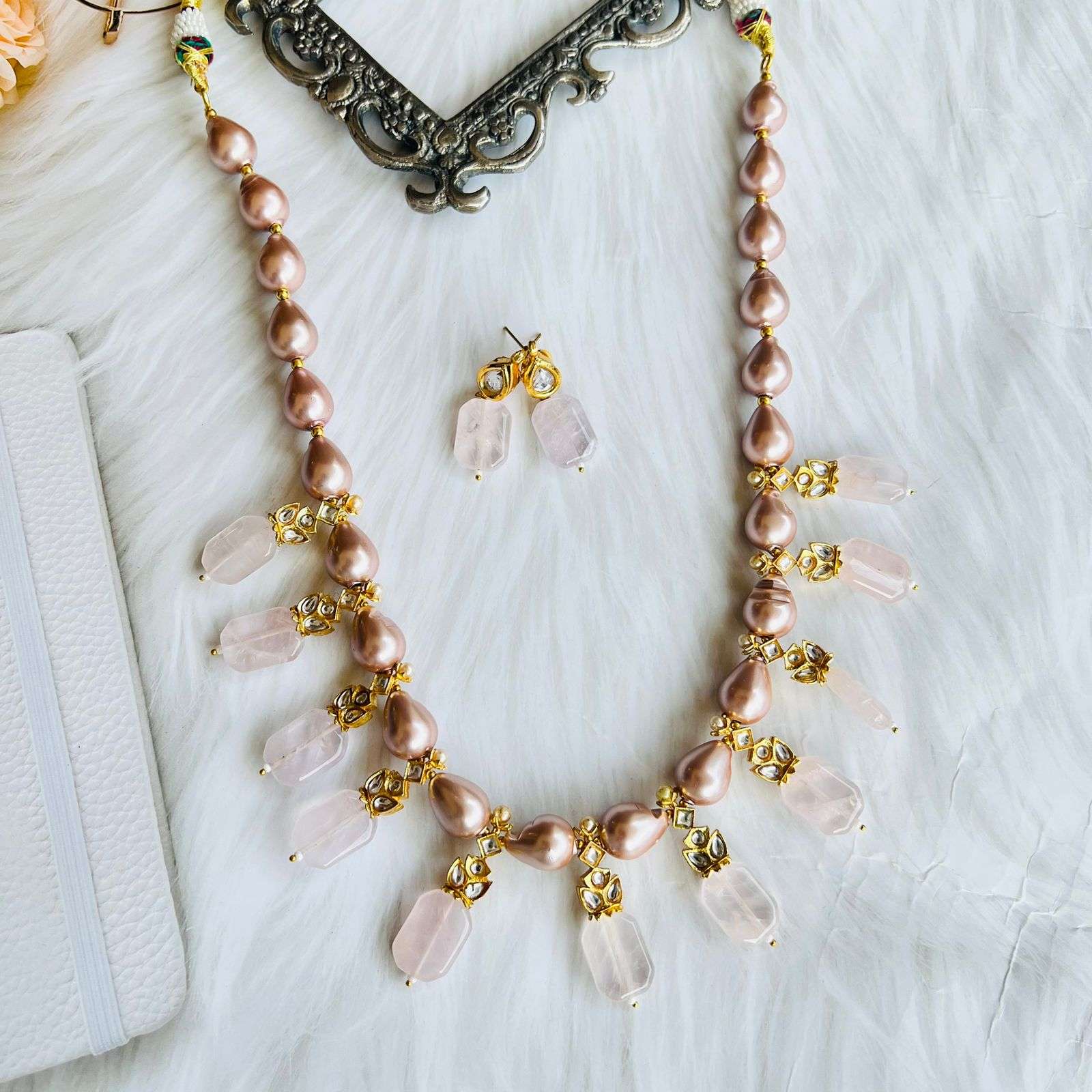 nayaab pearls neckpiece