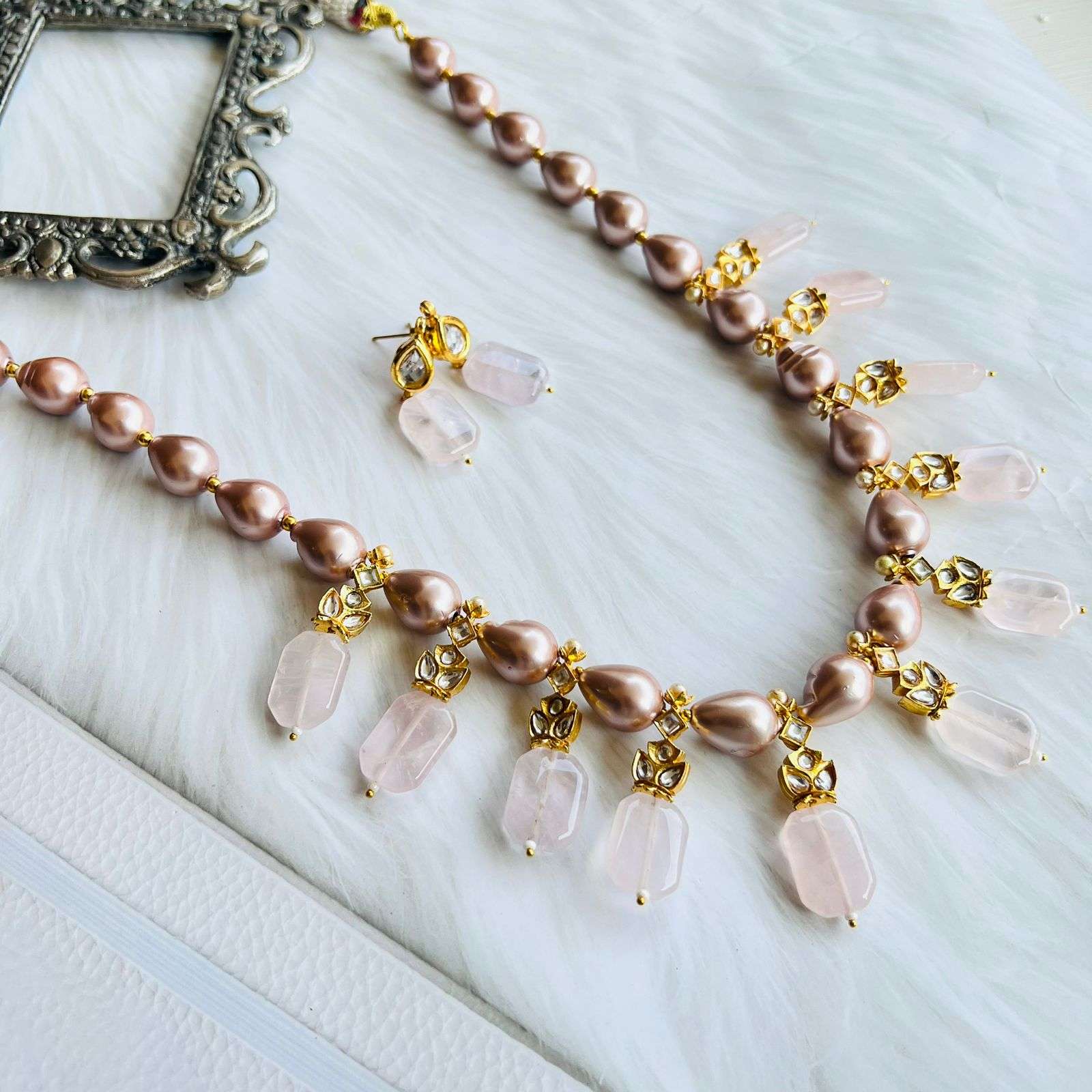 nayaab pearls neckpiece