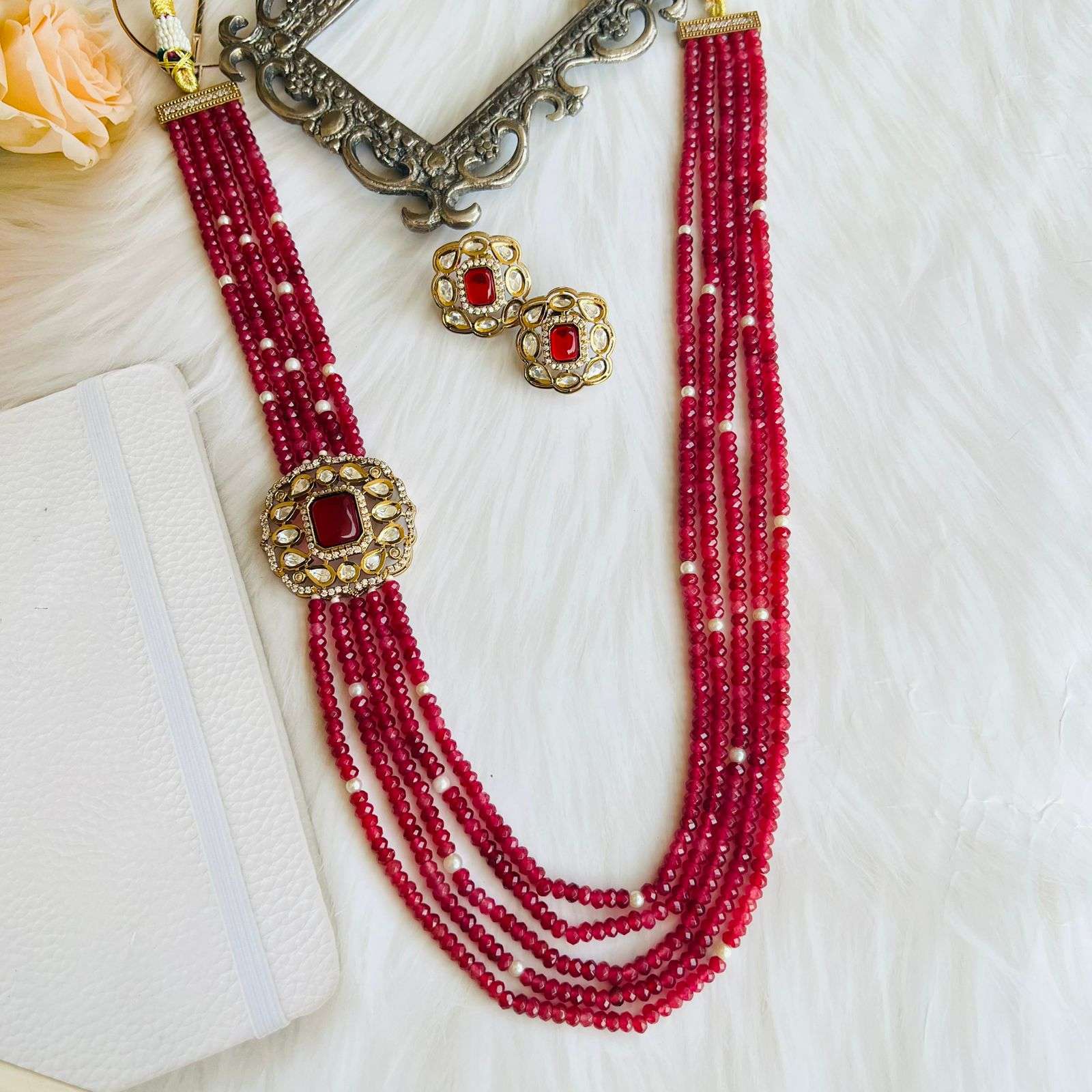 nayaab long neckpiece
