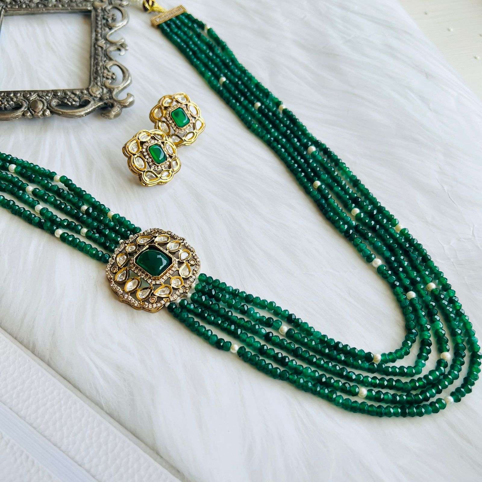 nayaab long neckpiece
