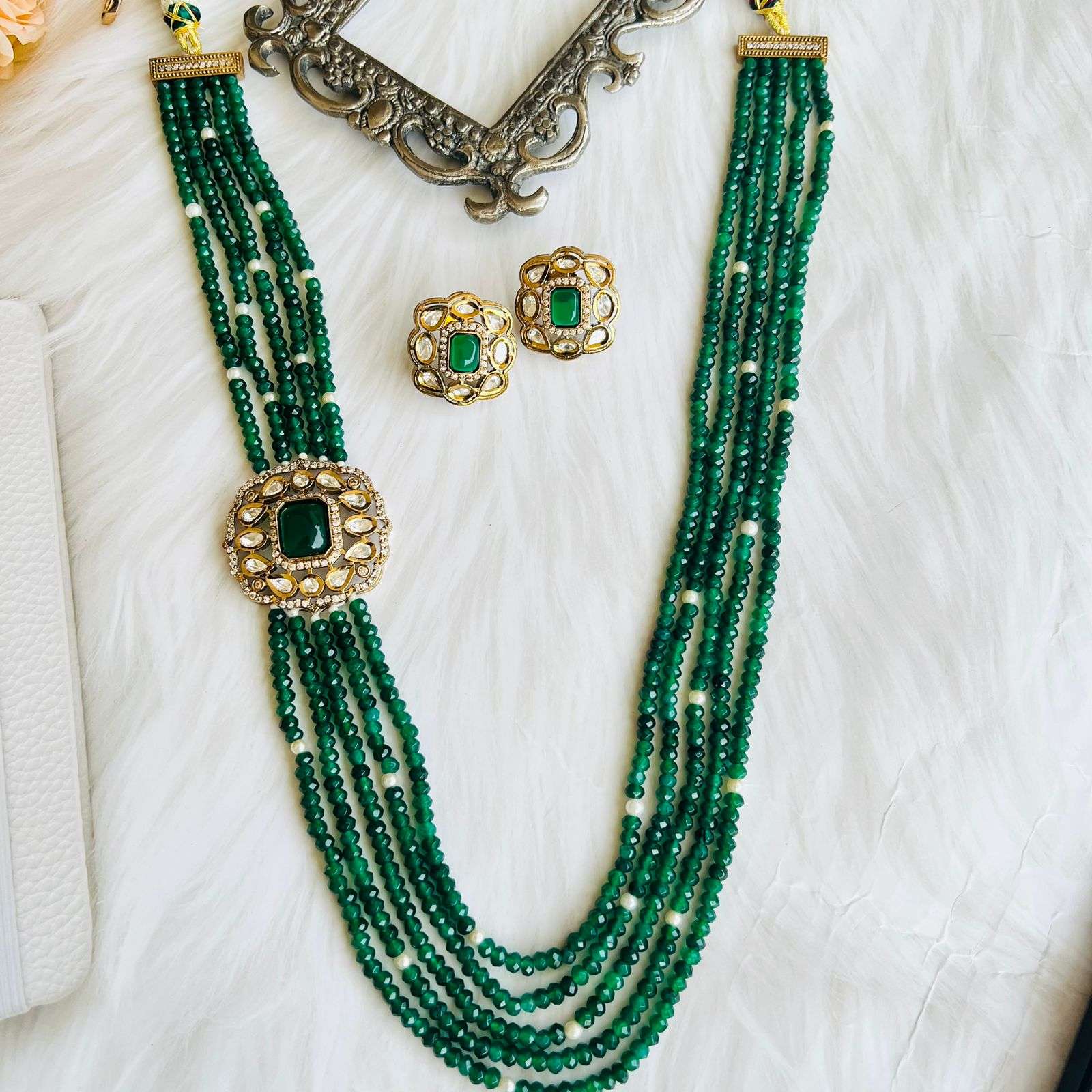 nayaab long neckpiece
