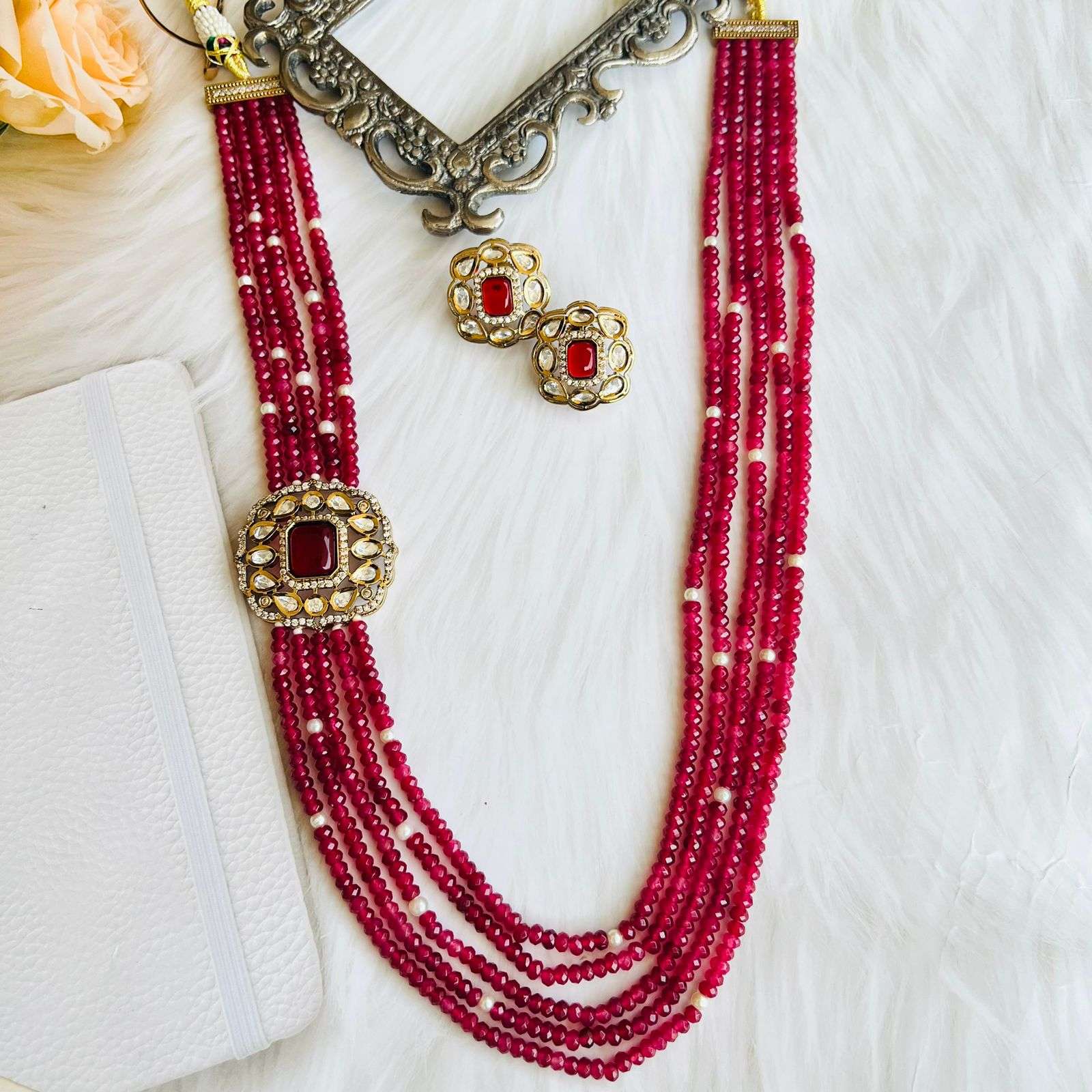 nayaab long neckpiece