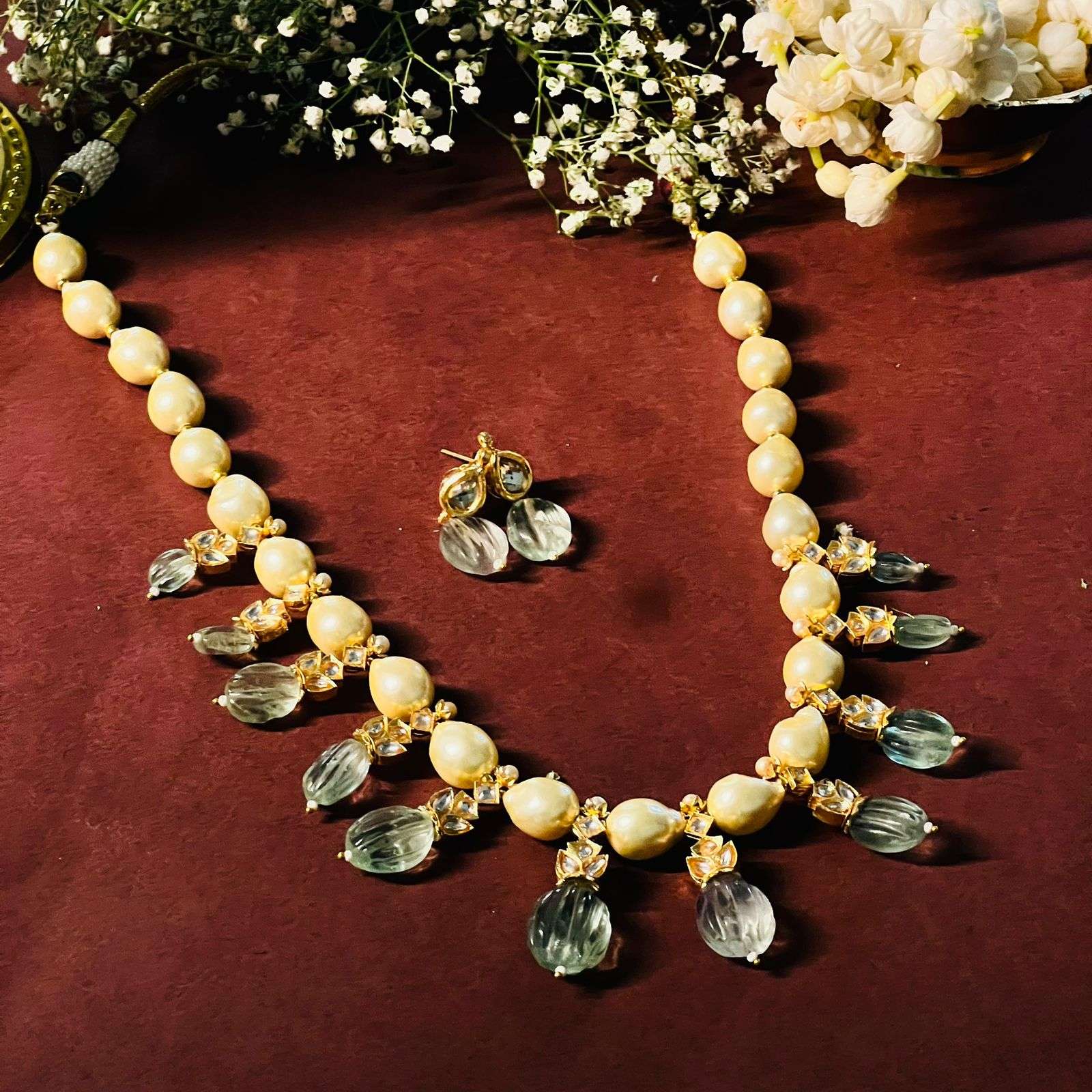 nayaab pearls neckpiece