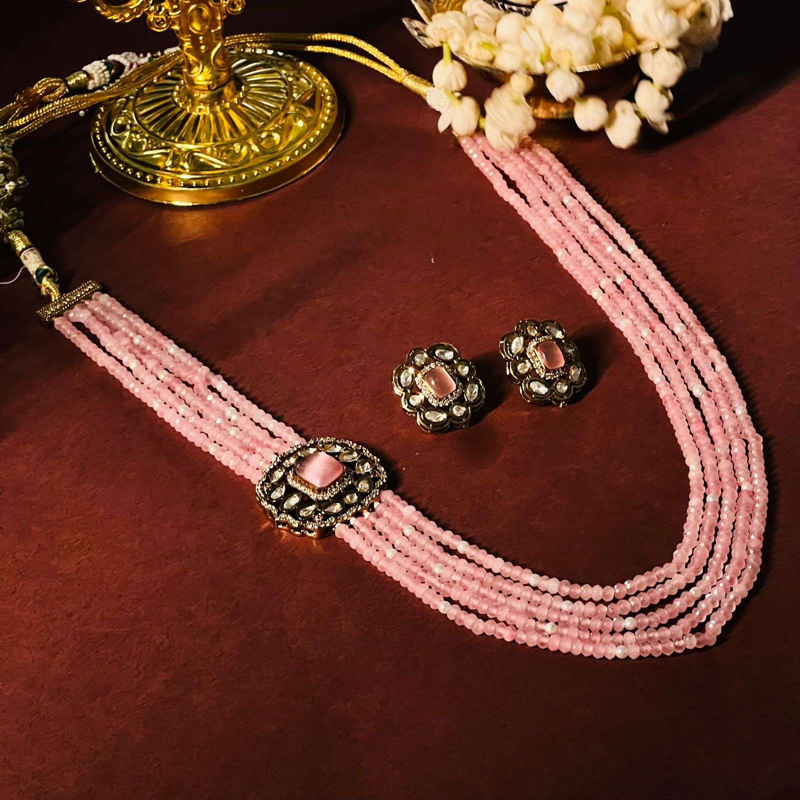nayaab long neckpiece
