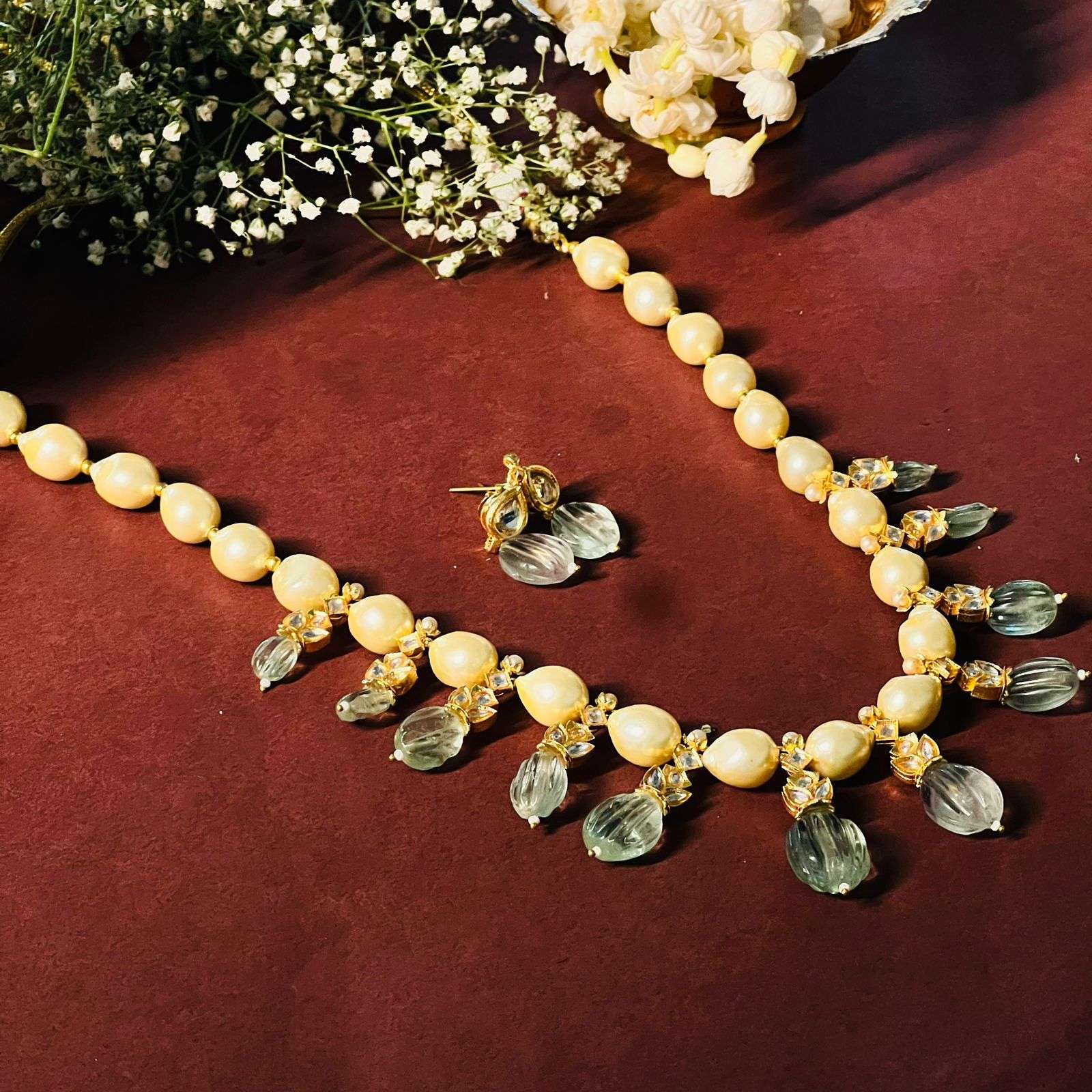 nayaab pearls neckpiece