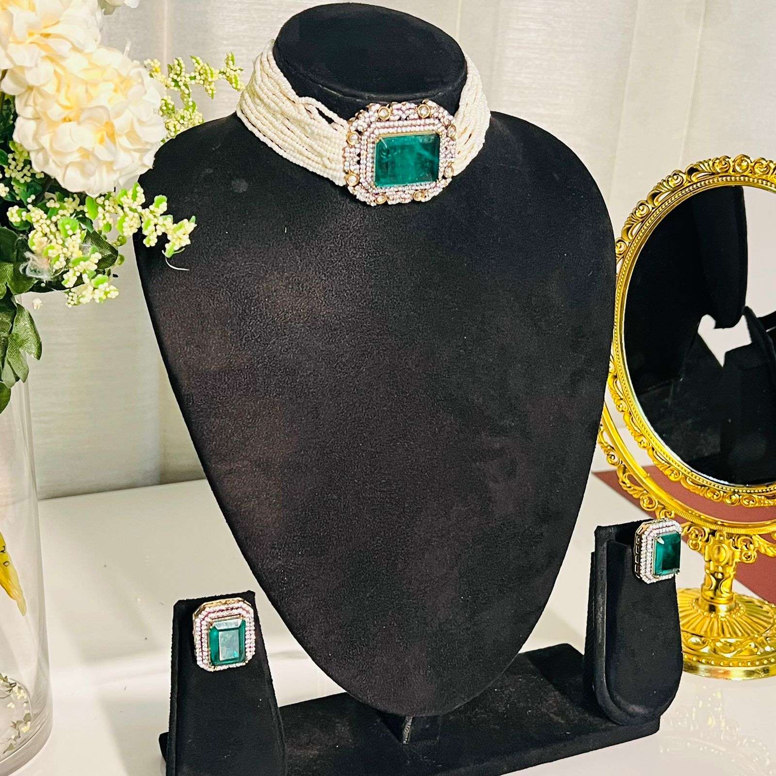 Nayaab heer choker