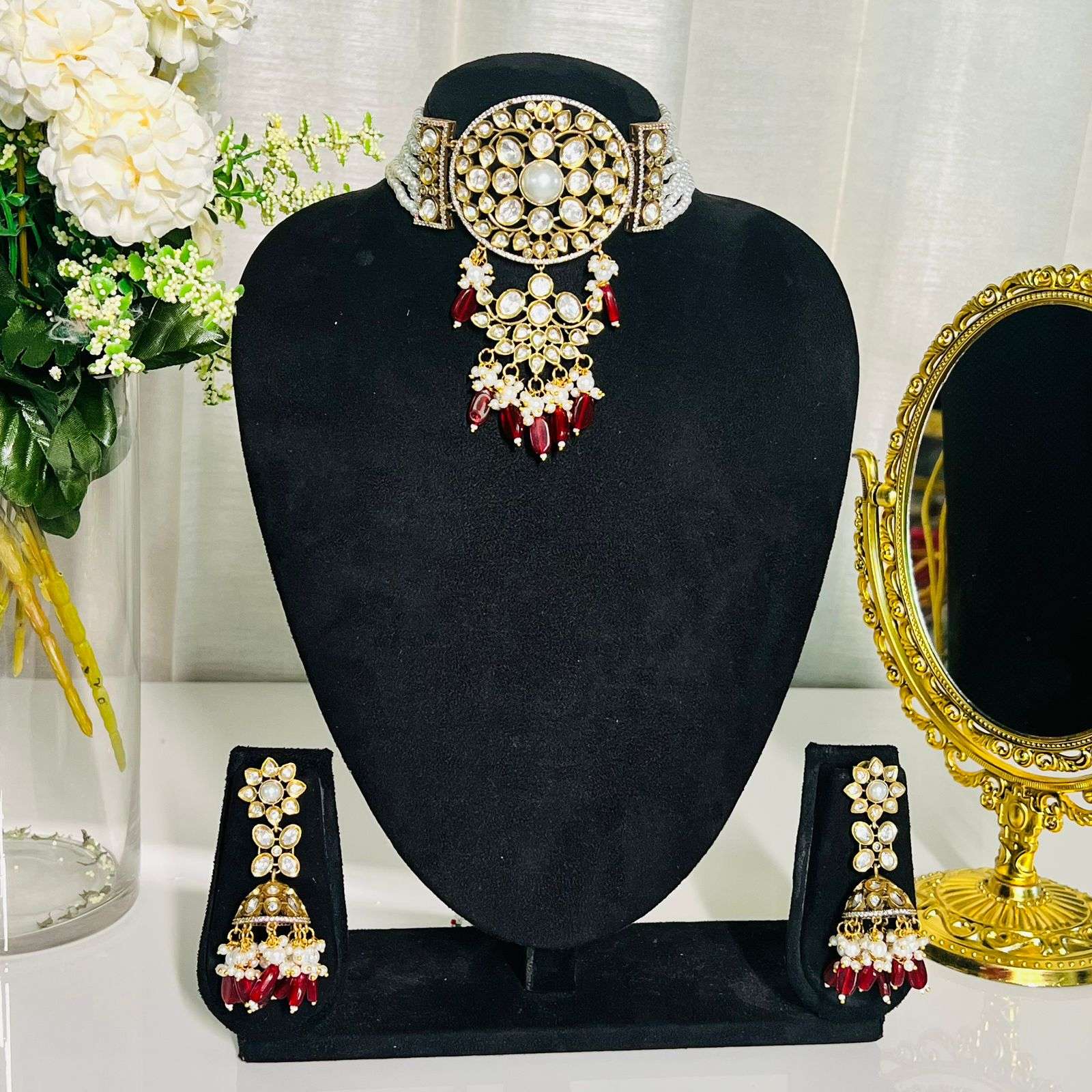Nayaab shanaya choker