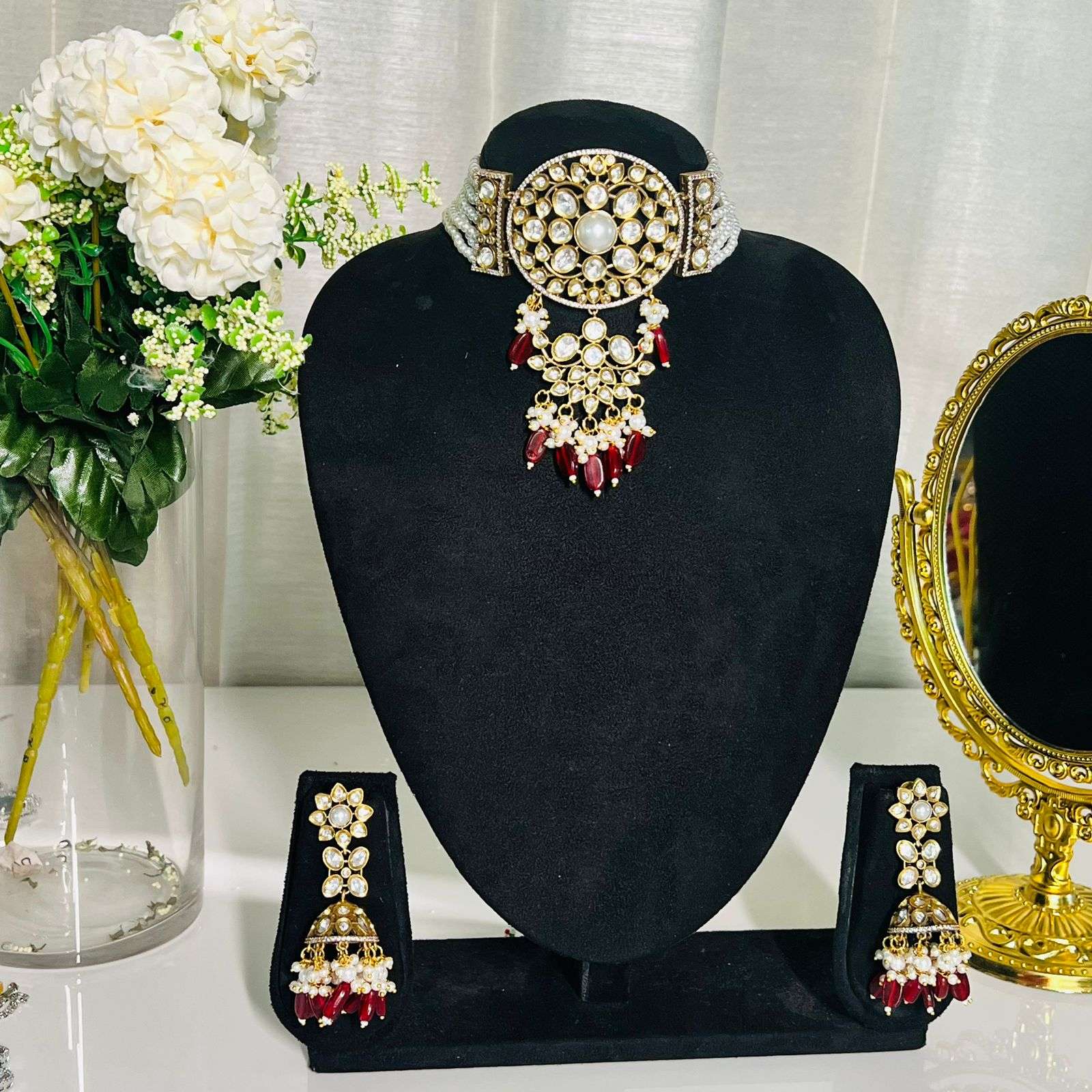 Nayaab shanaya choker