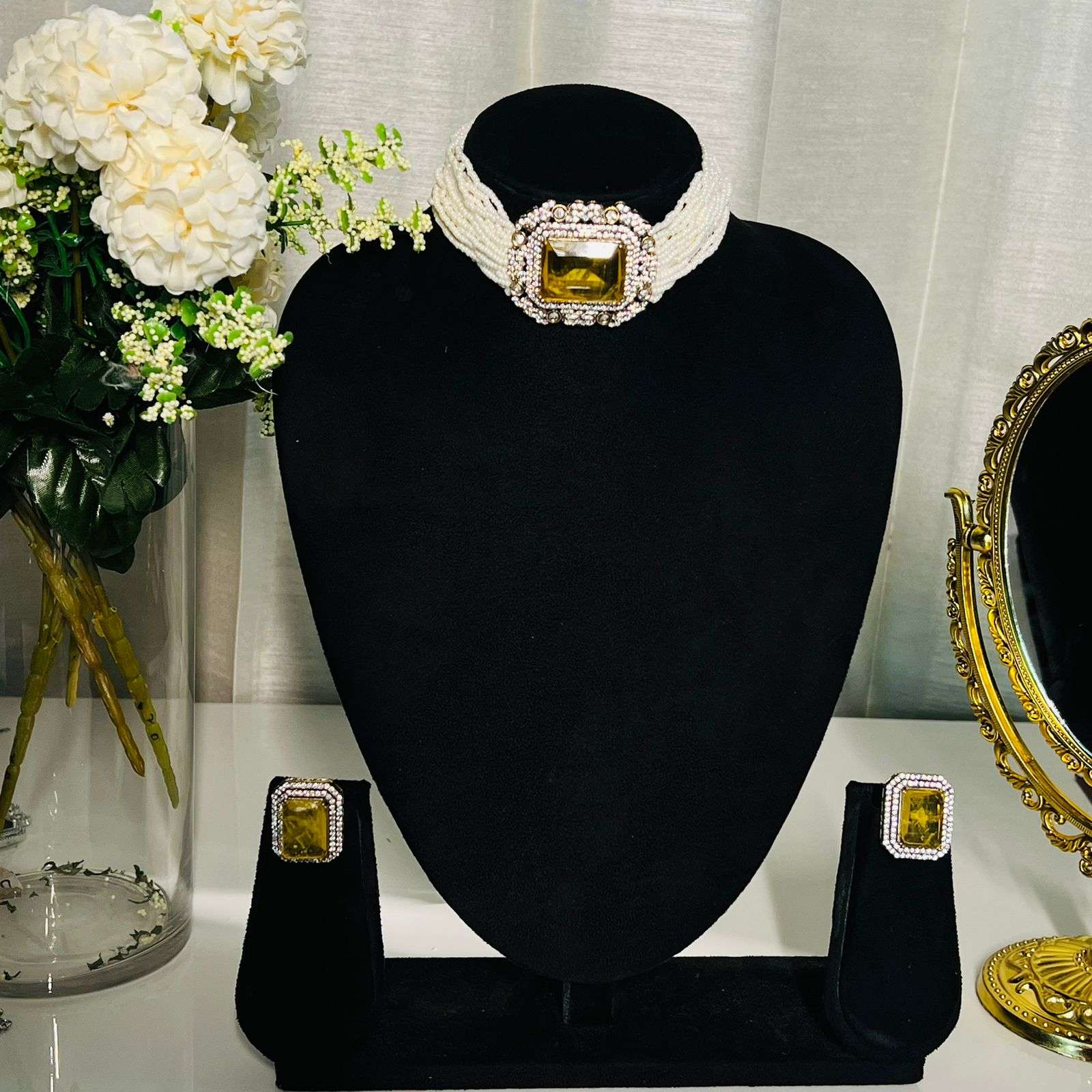 Nayaab heer choker