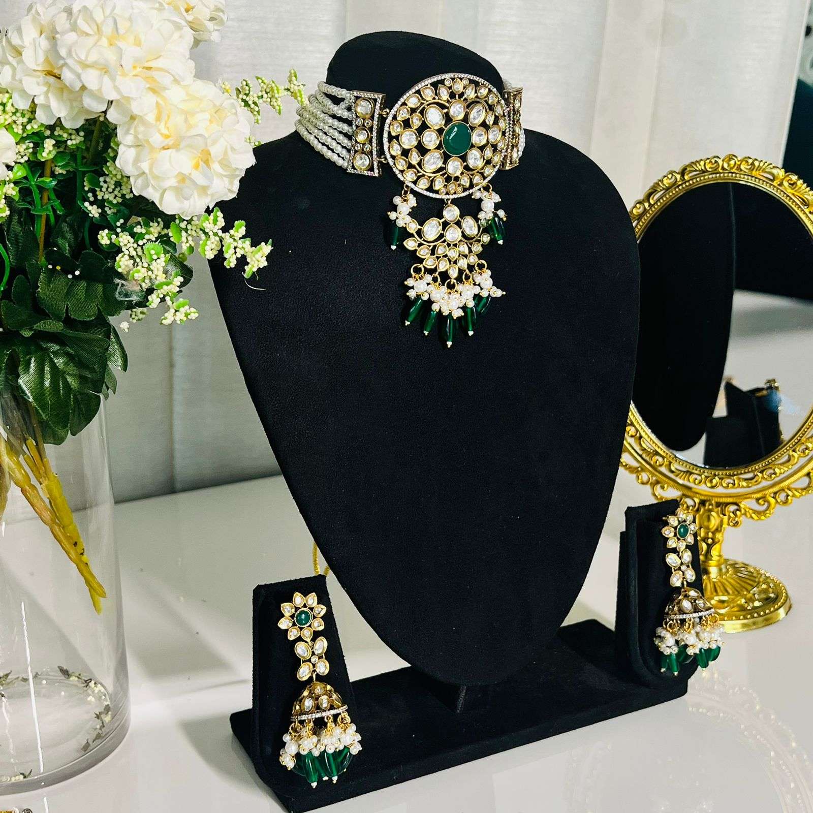 Nayaab shanaya choker