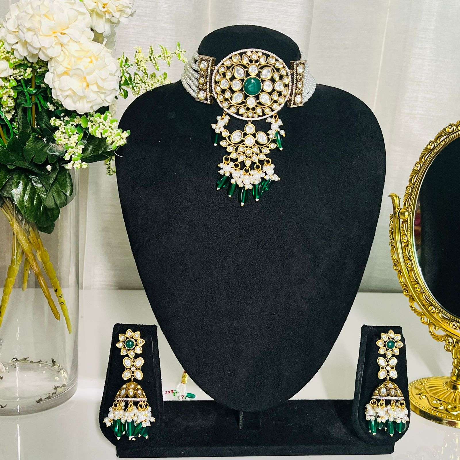 Nayaab shanaya choker