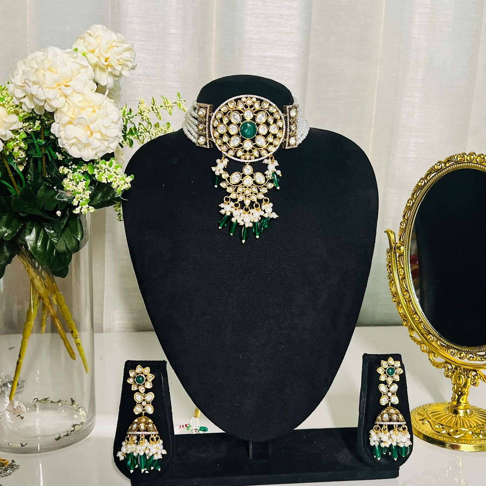 Nayaab shanaya choker