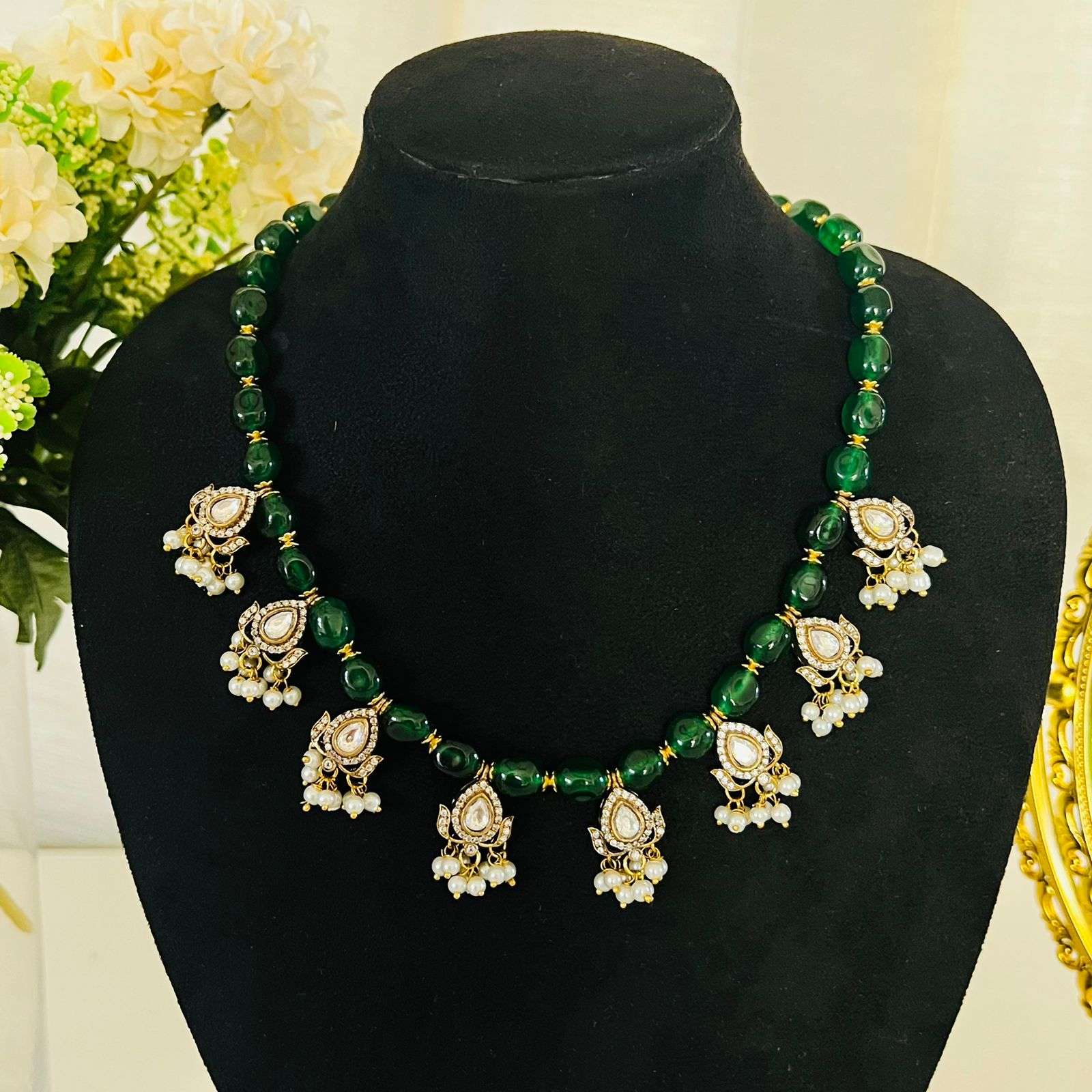 nayaab zainab neckpiece