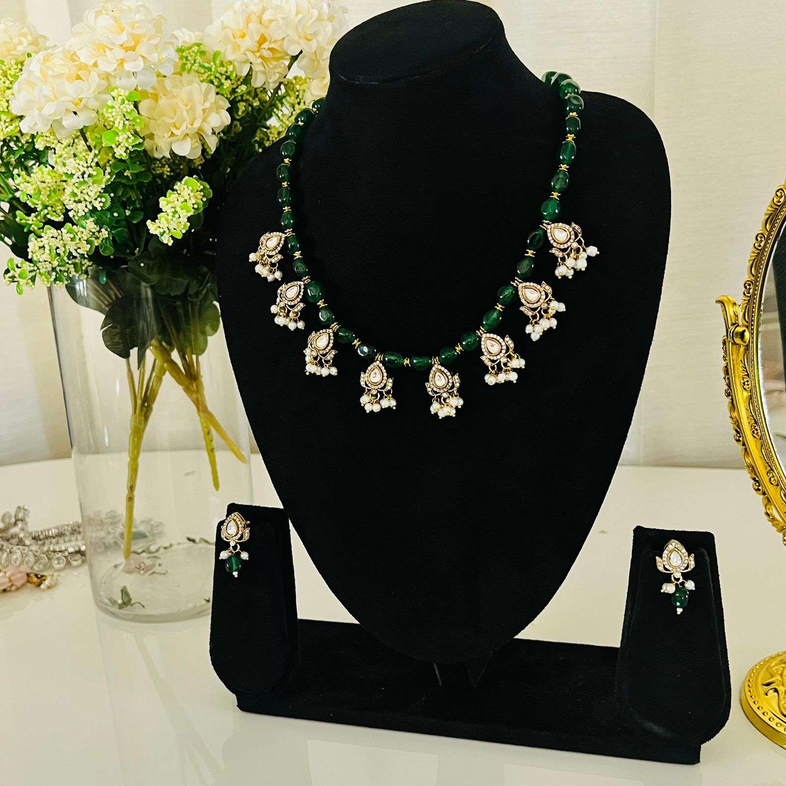 nayaab zainab neckpiece