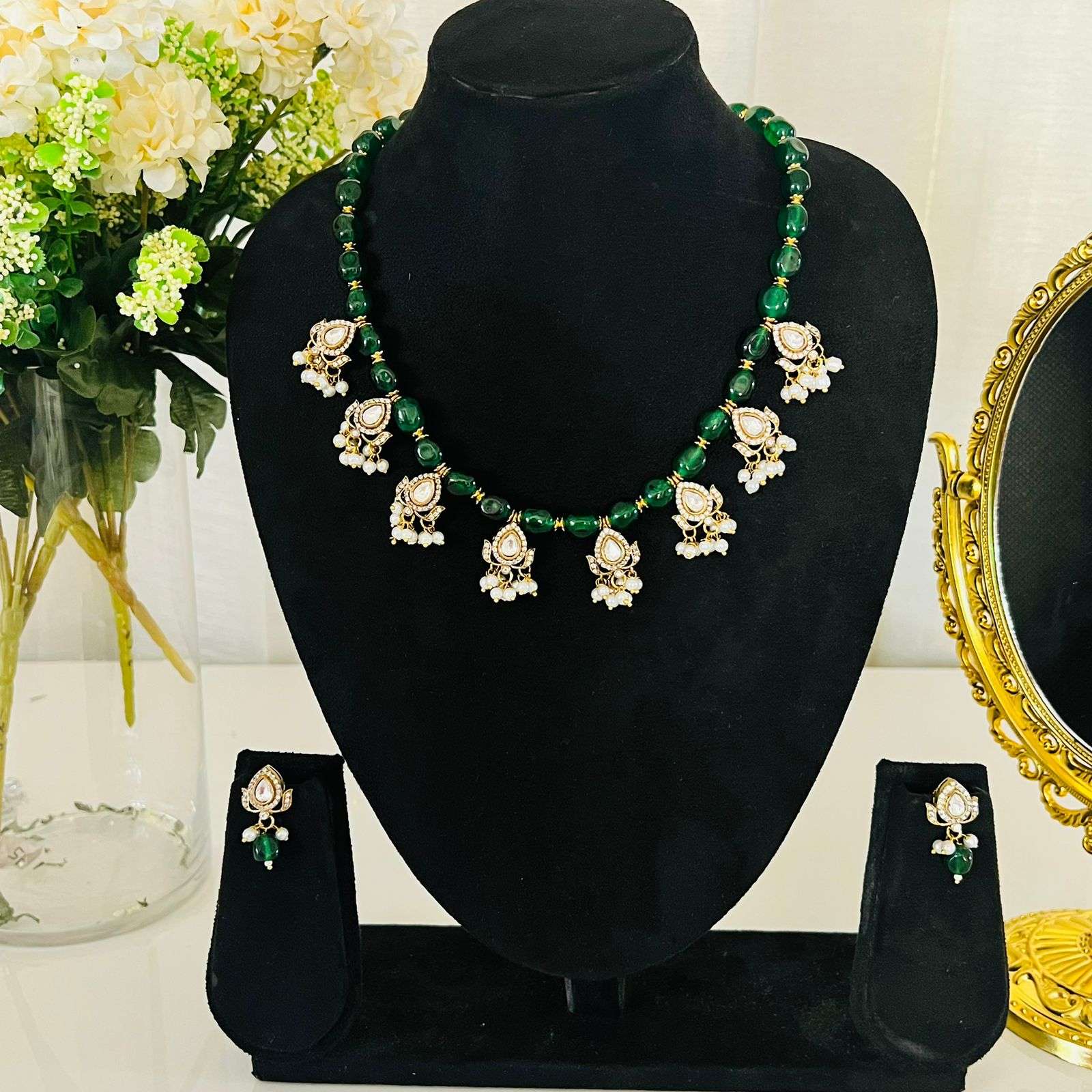 nayaab zainab neckpiece