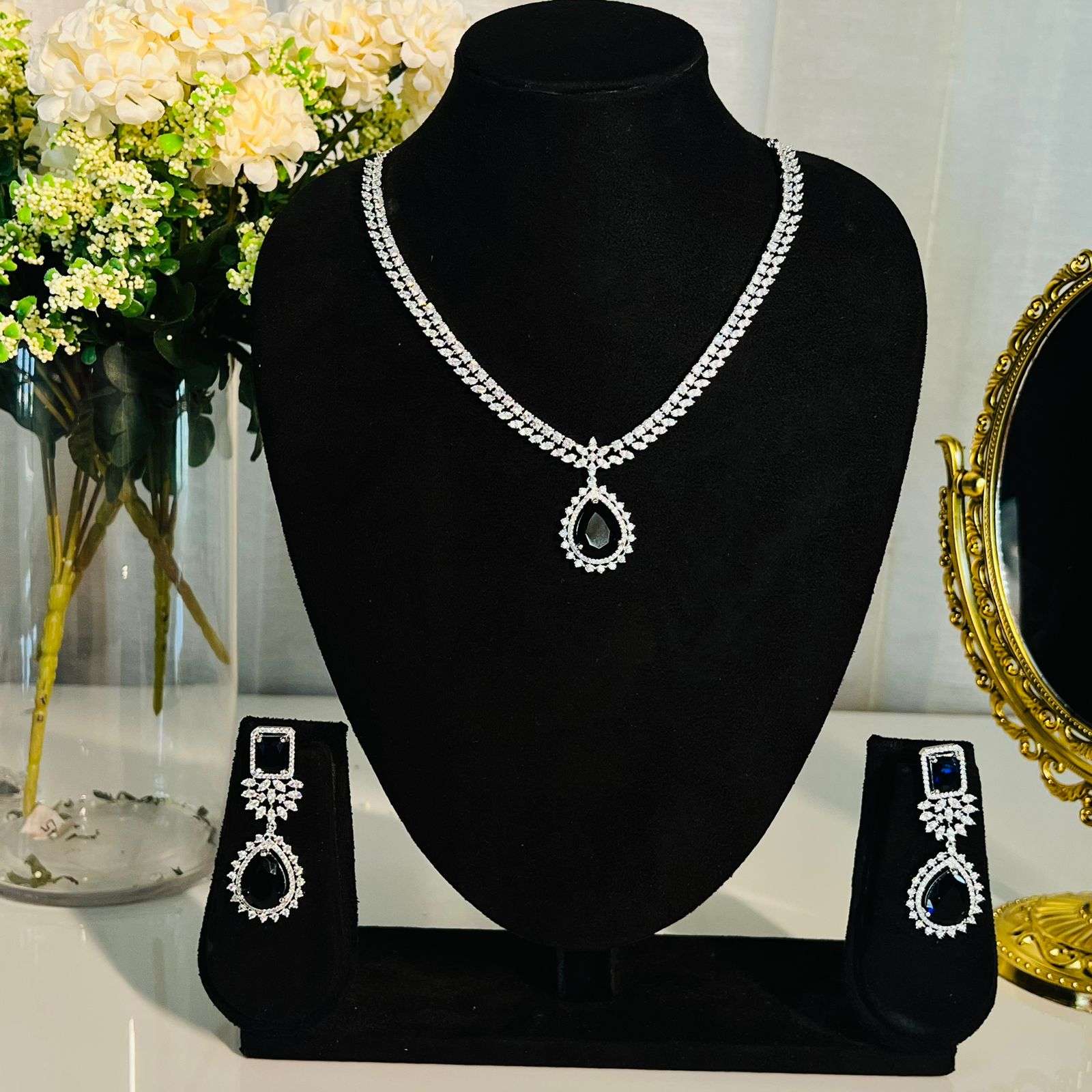 Ad Anaysha neckpiece