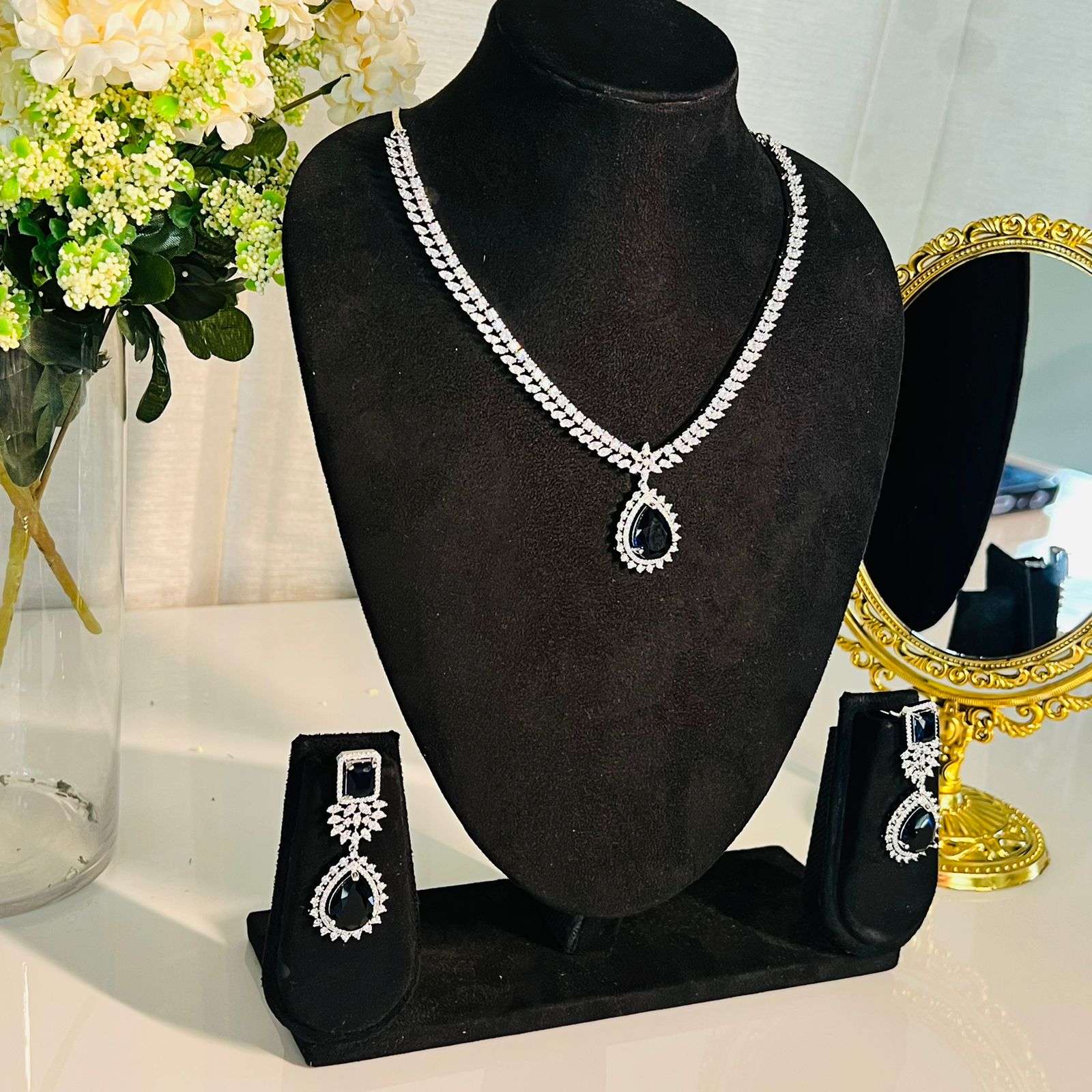 Ad Anaysha neckpiece