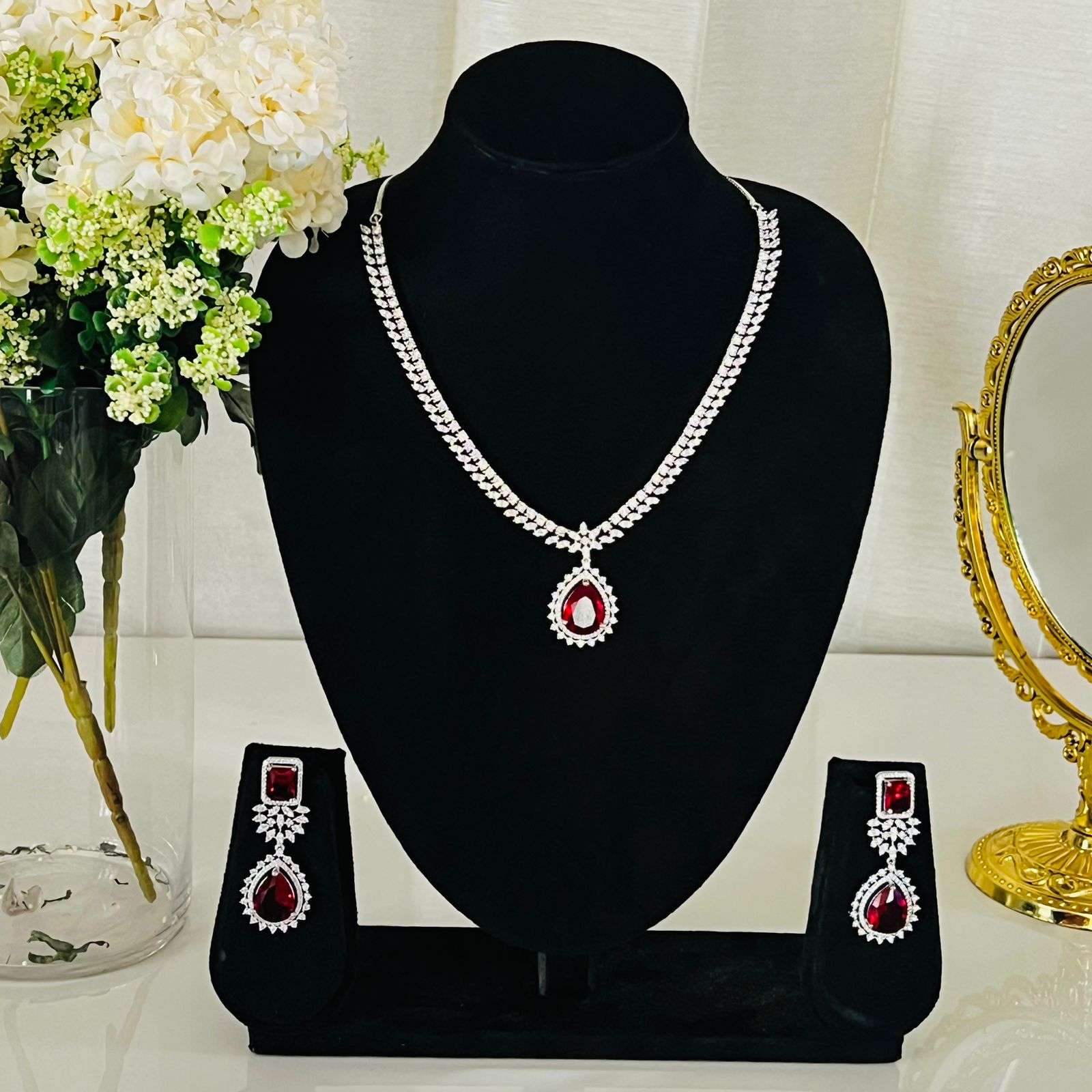 Ad Anaysha neckpiece