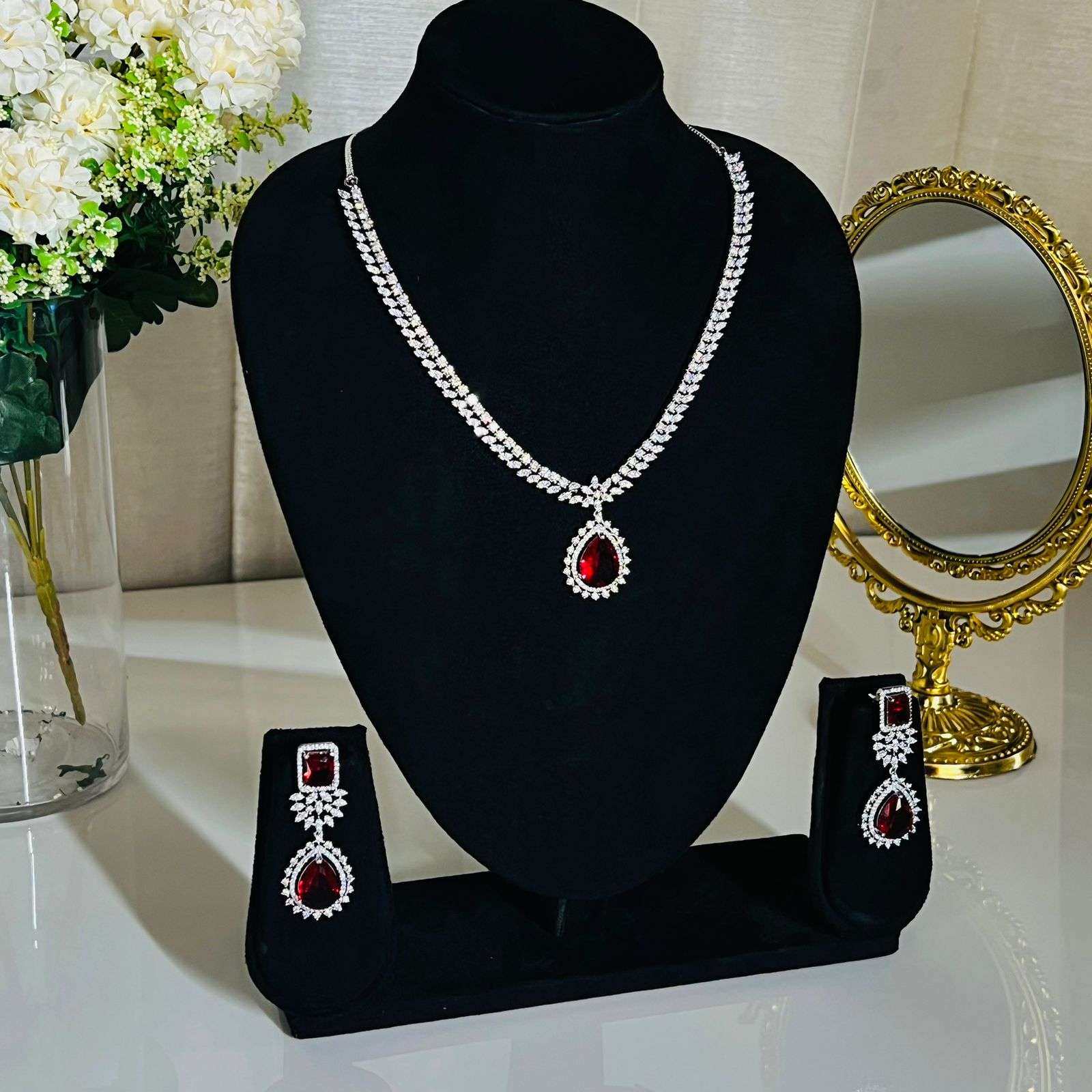 Ad Anaysha neckpiece
