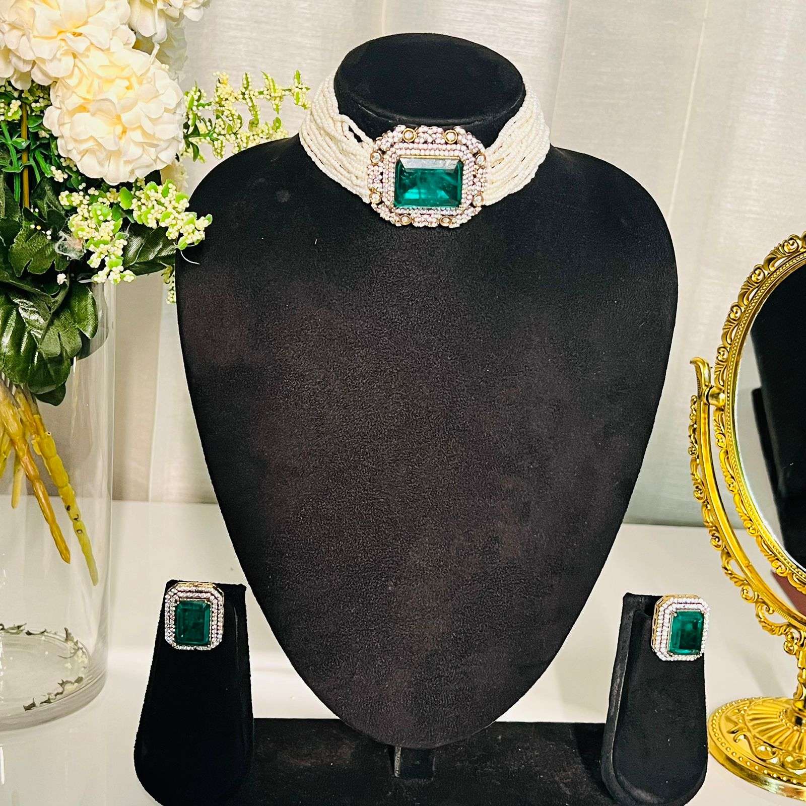 Nayaab heer choker
