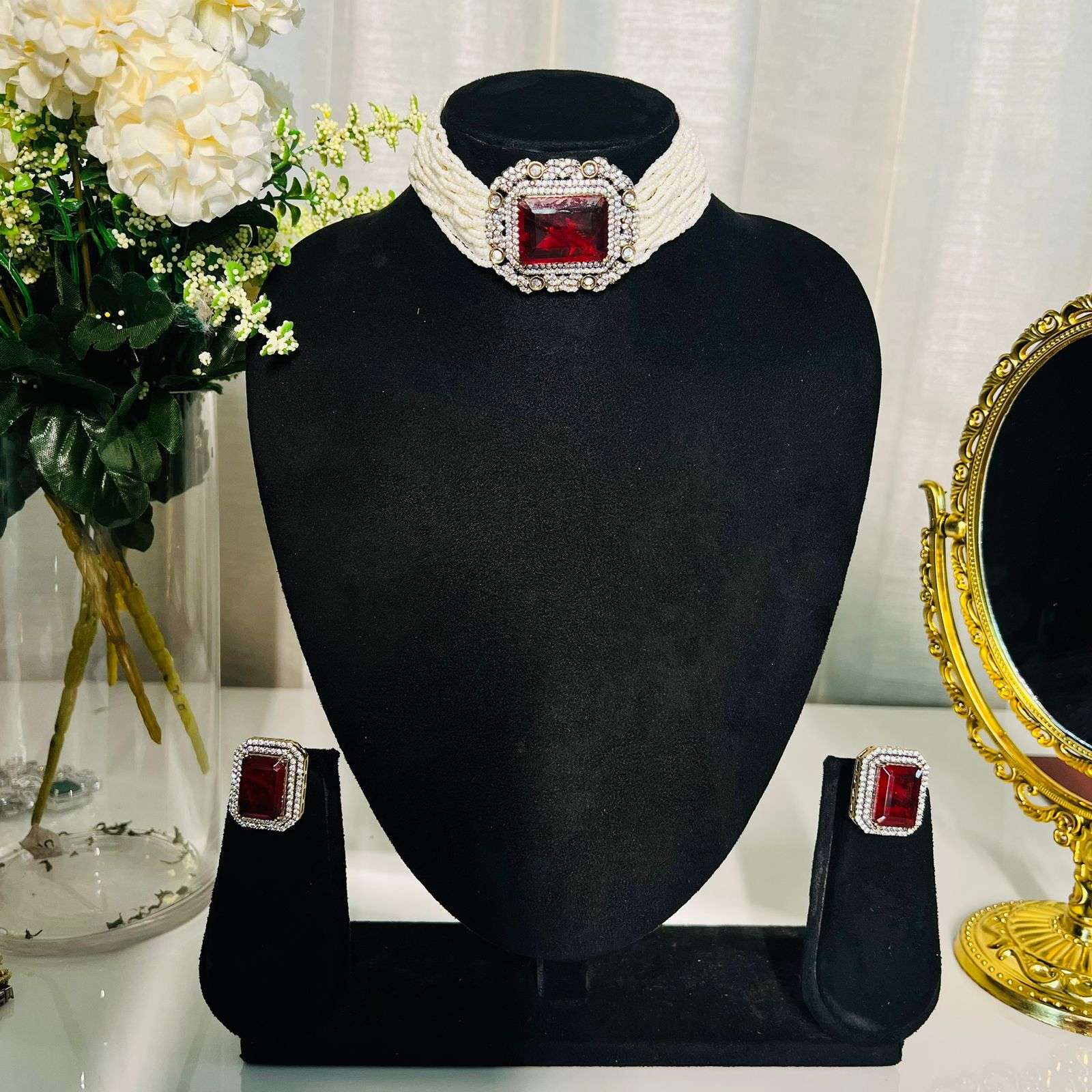 Nayaab heer choker