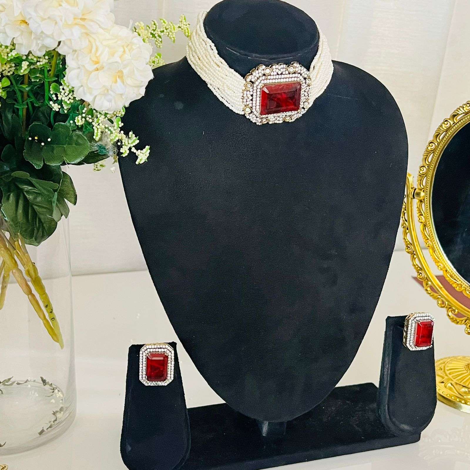 Nayaab heer choker