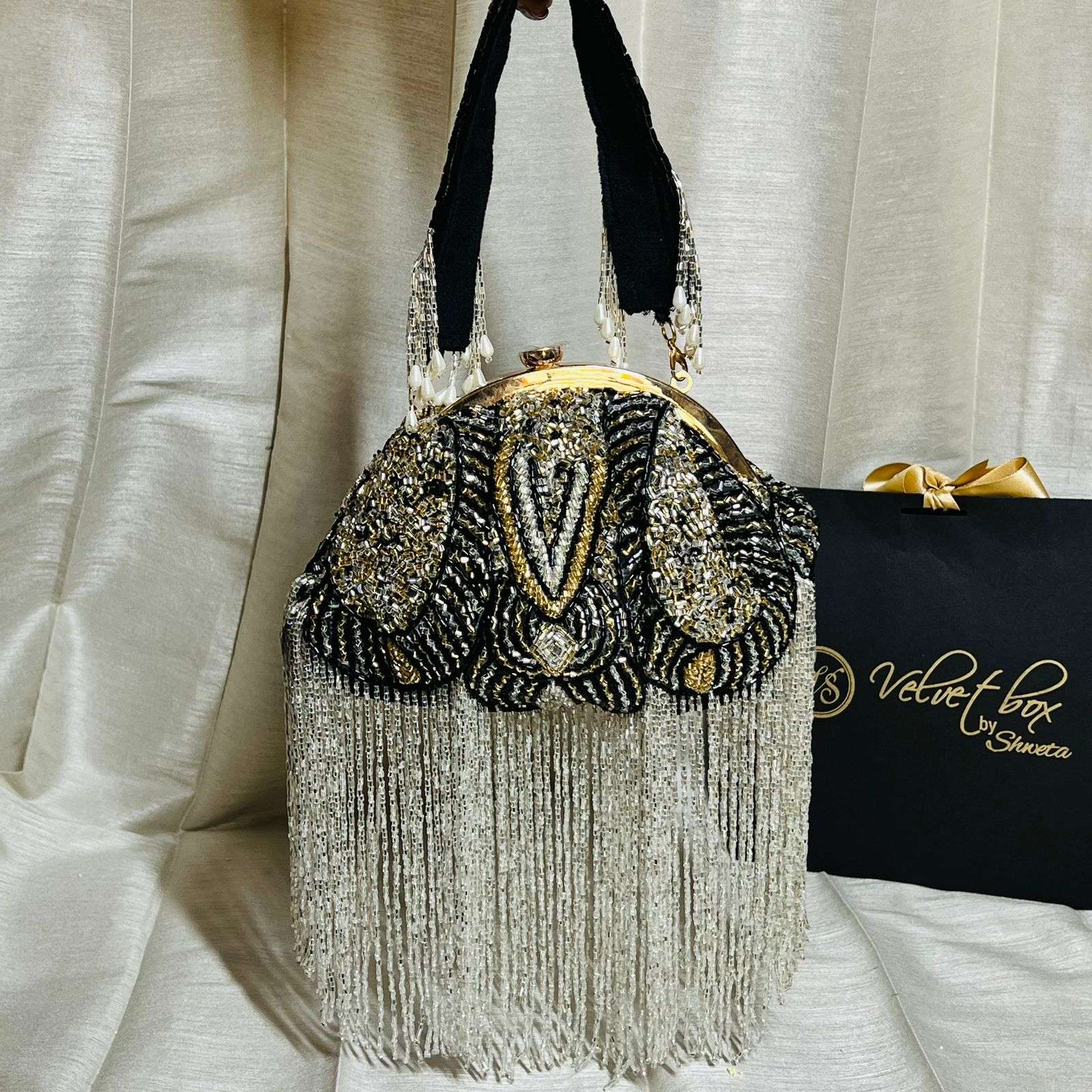 vs nora bag