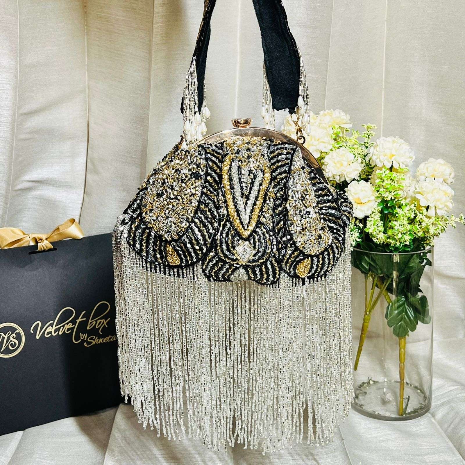 vs nora bag