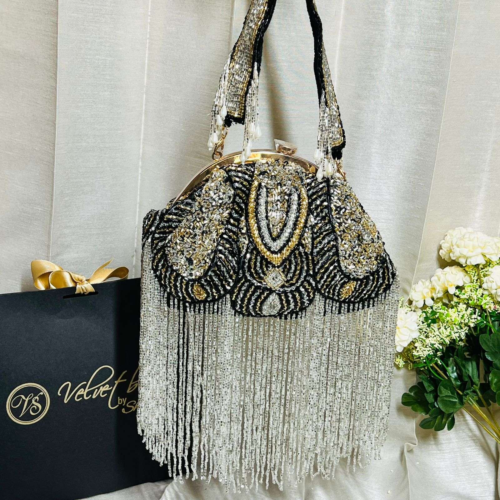 vs nora bag