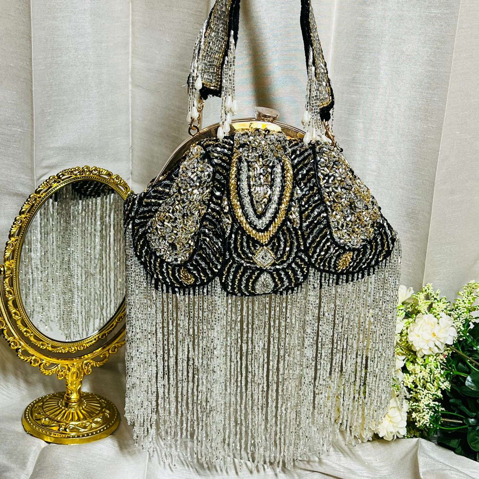 vs nora bag