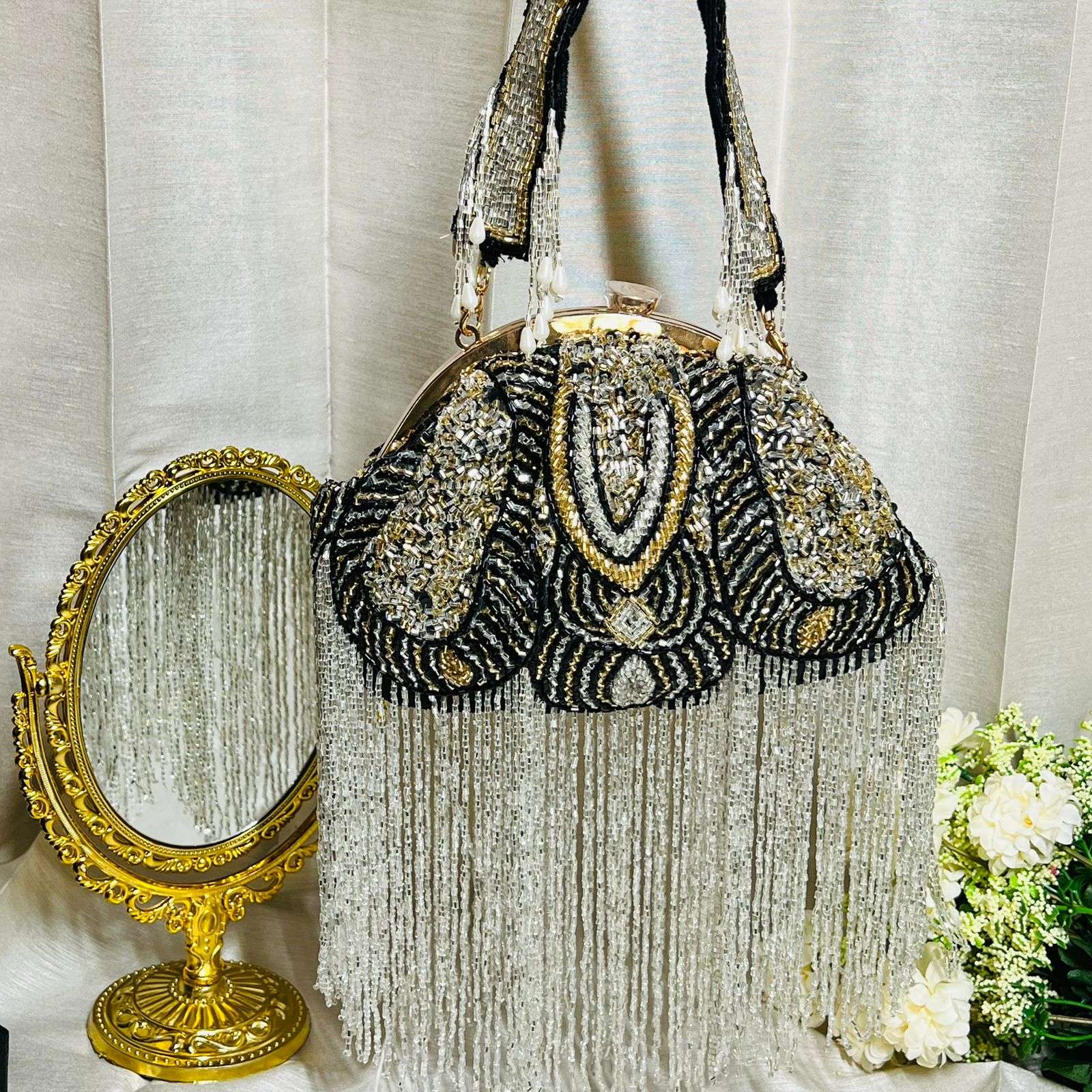 vs nora bag