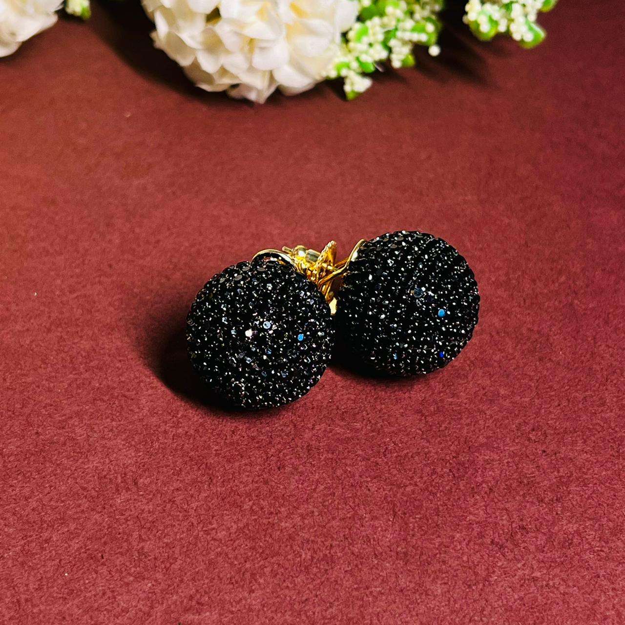 Layla glitter pearl studs