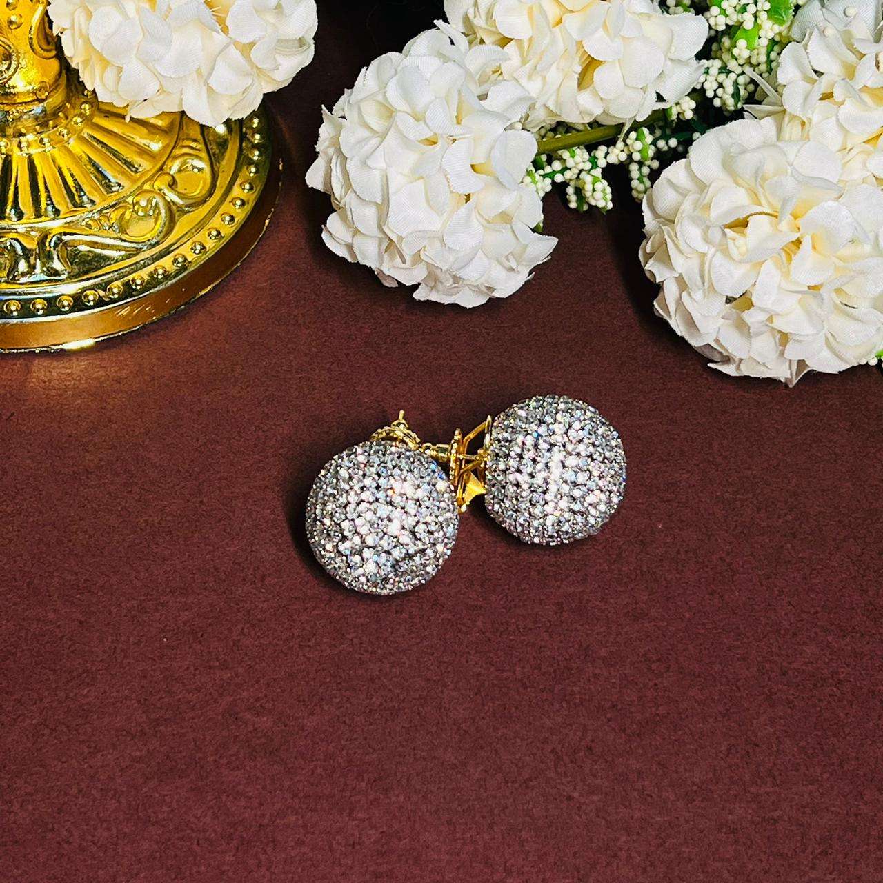 Layla glitter pearl studs