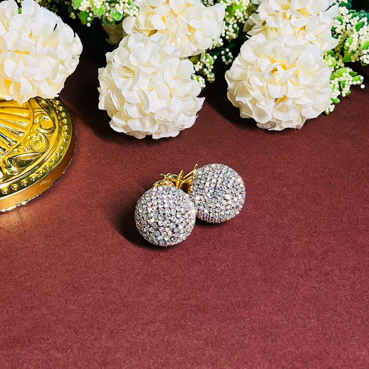 Layla glitter pearl studs