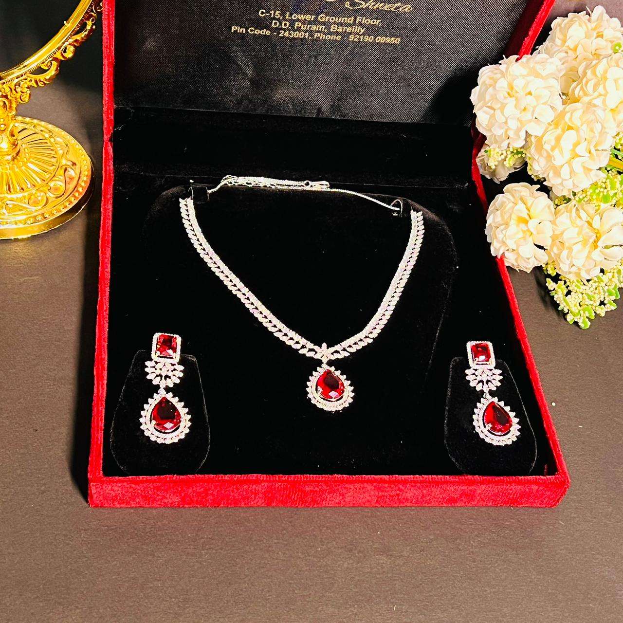 Ad Anaysha neckpiece