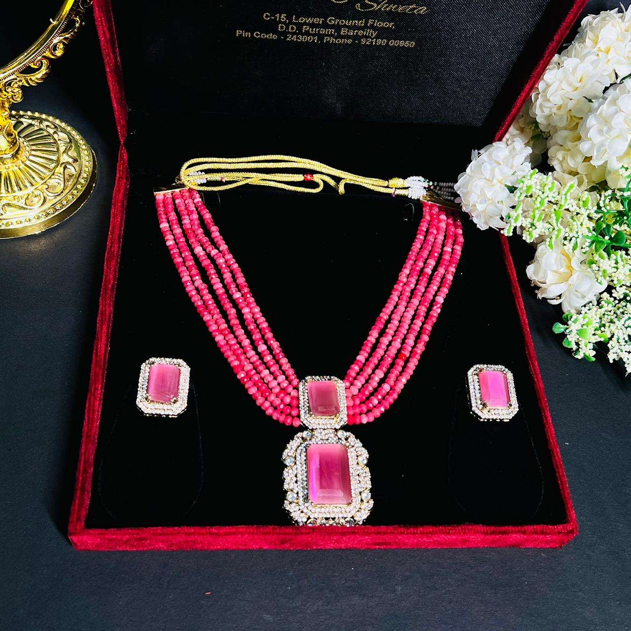 Nayaab leena neckpiece