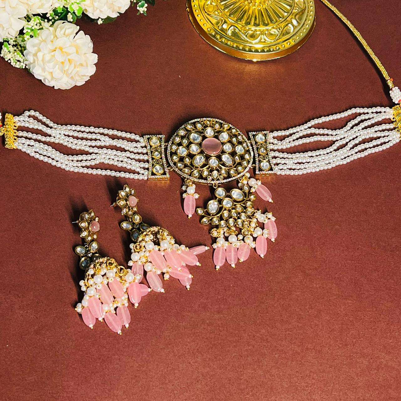 Nayaab shanaya choker