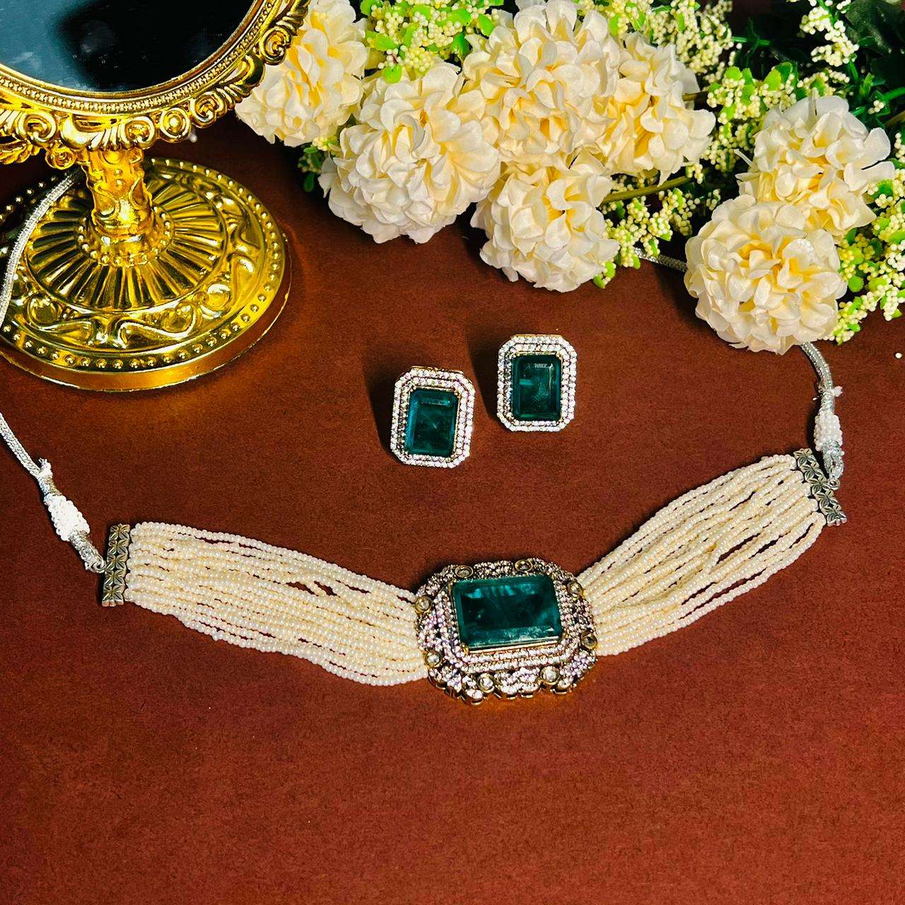 Nayaab heer choker