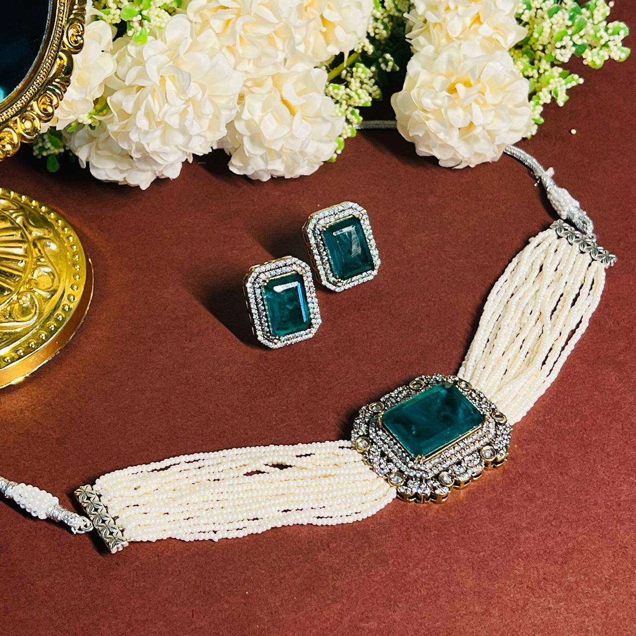 Nayaab heer choker