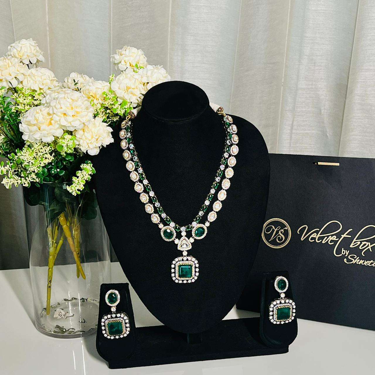 Nayaab Heer neckpiece velvet box by shweta