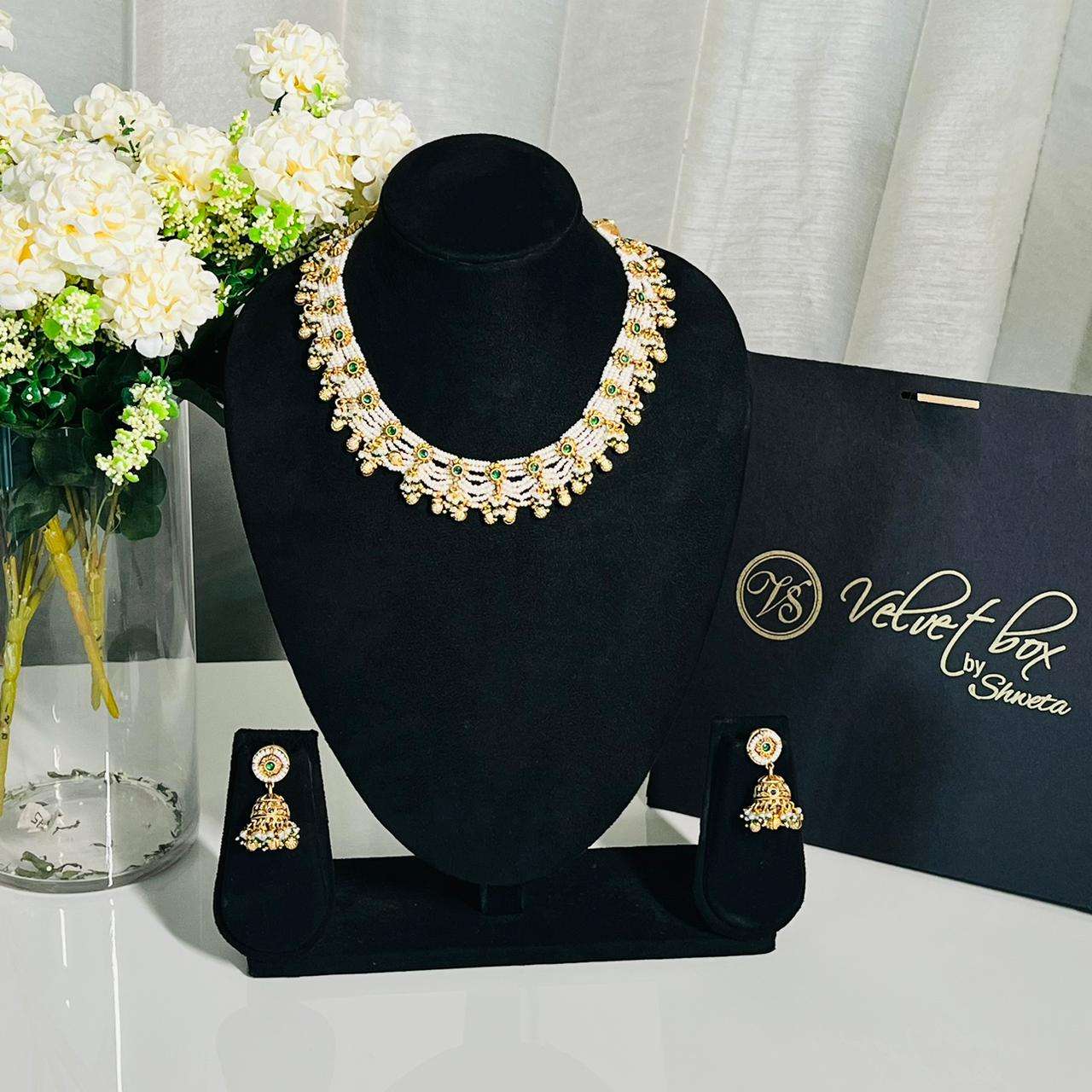 nayaab moira neckpiece