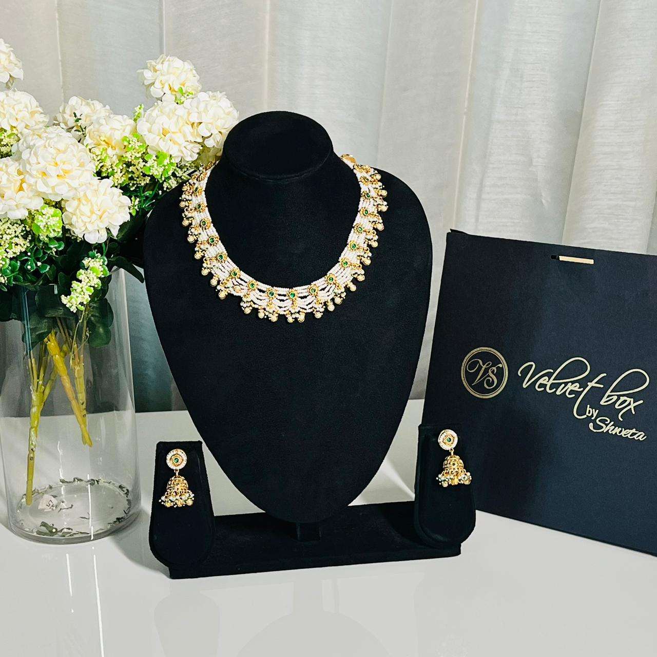 nayaab moira neckpiece