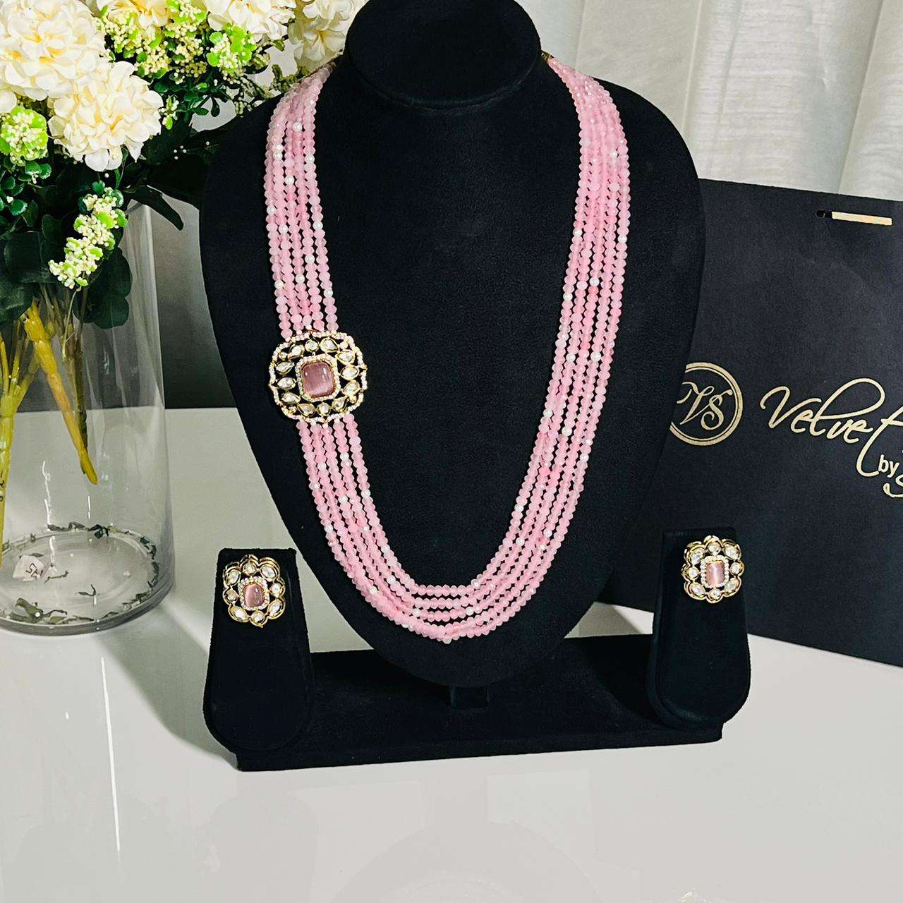 nayaab long neckpiece