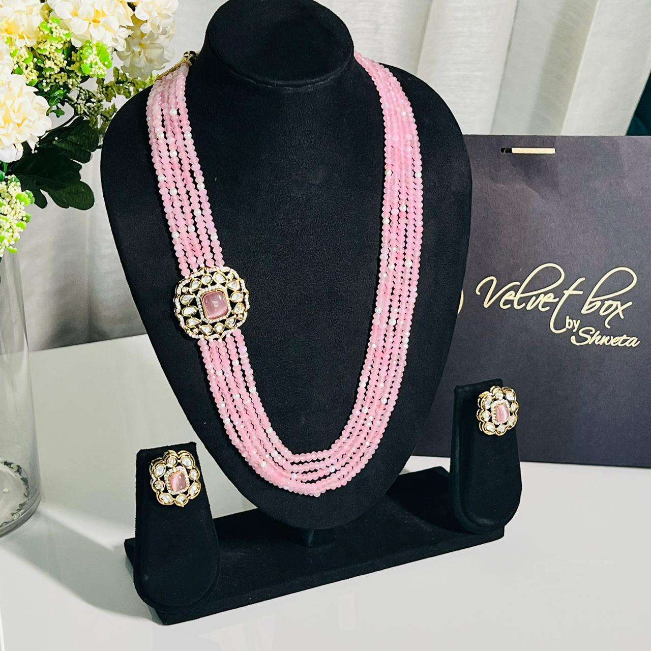 nayaab long neckpiece