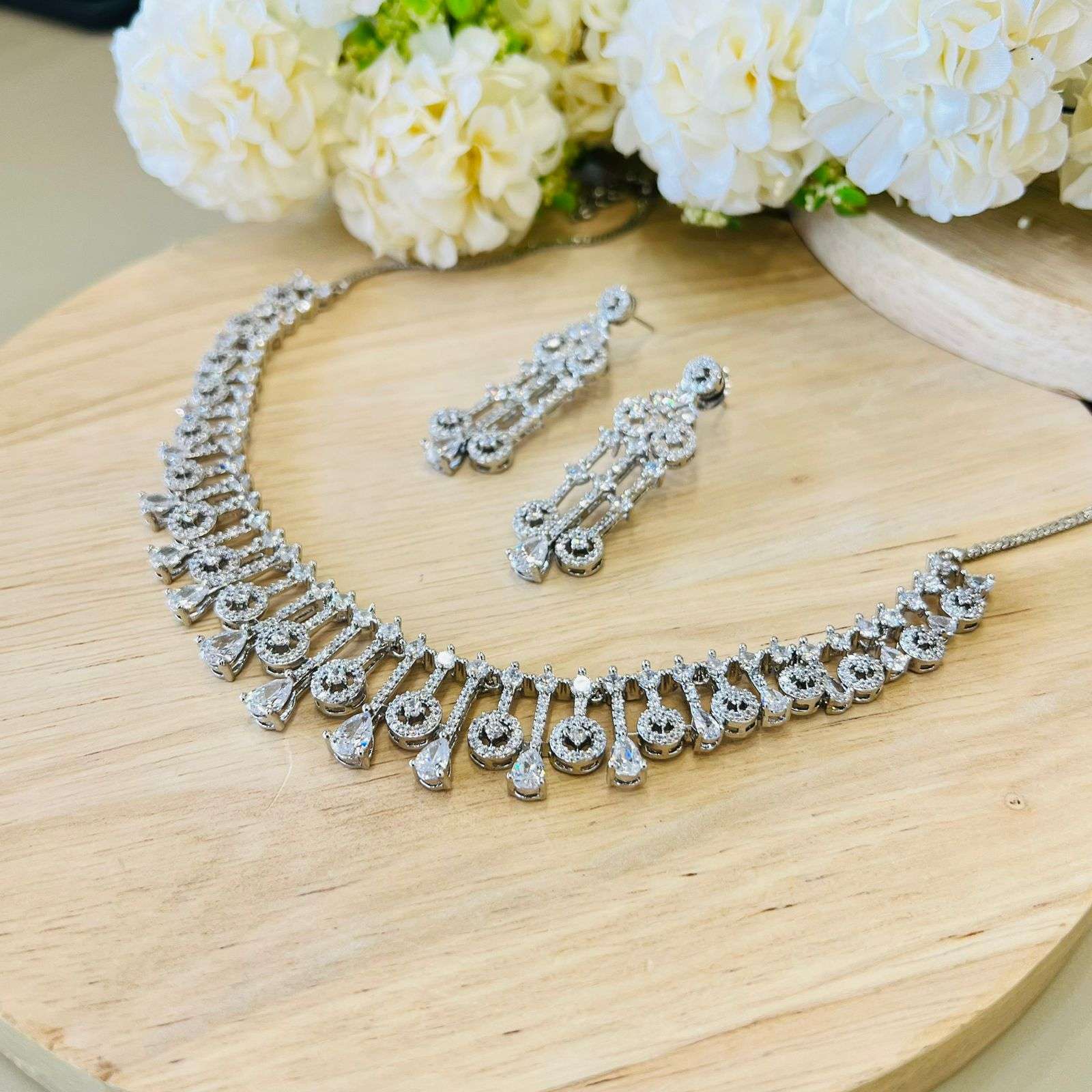 ayesha ad neckpiece
