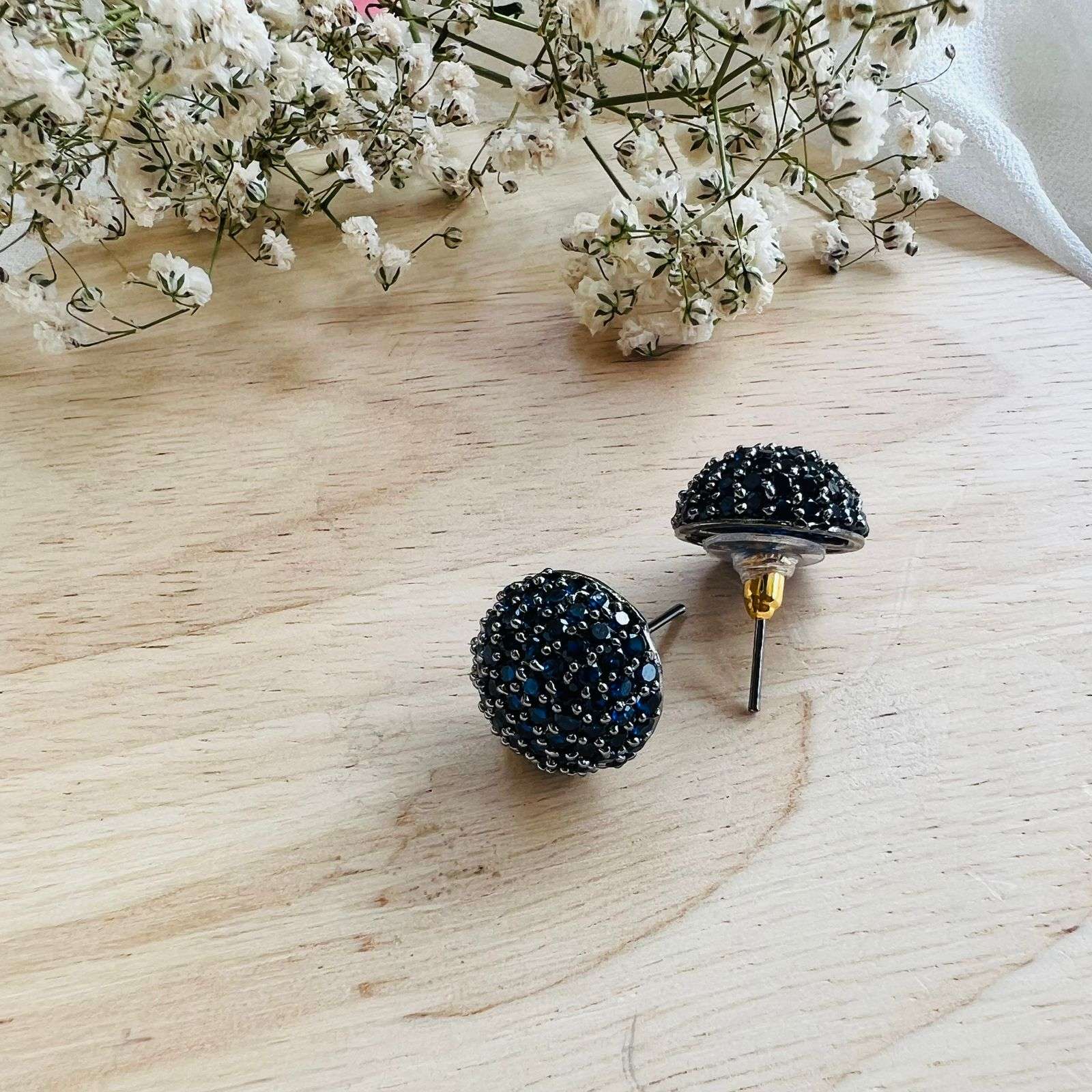 Ad maria studs