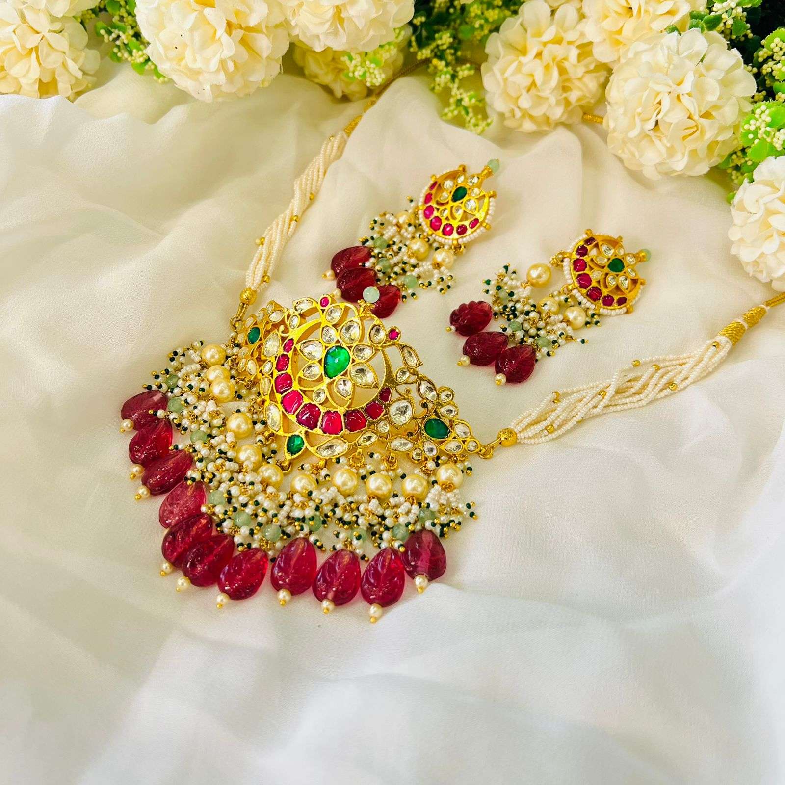 Nayaab Sulekha Polki choker