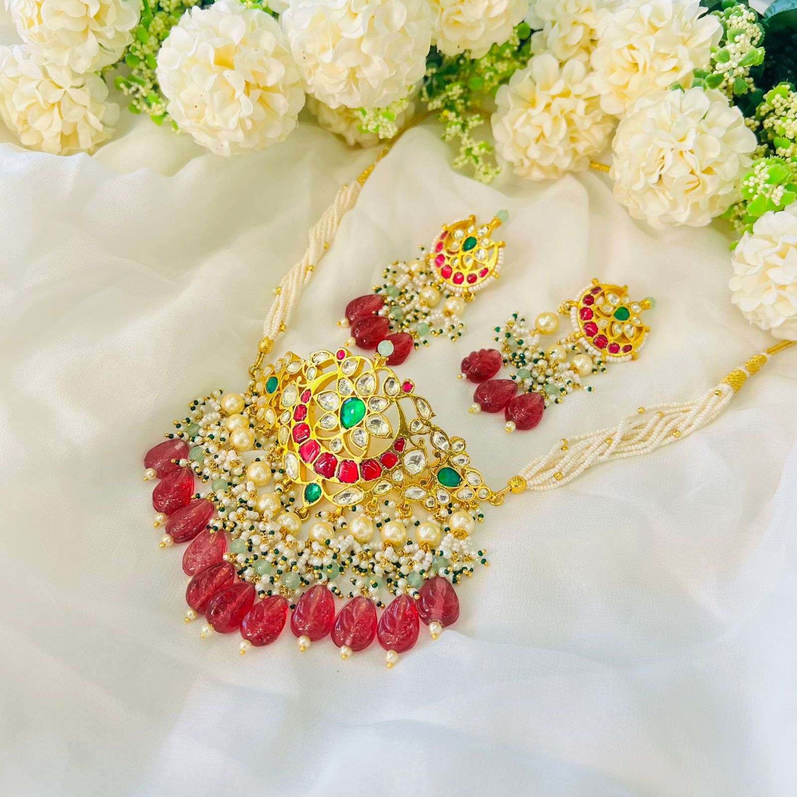 Nayaab Sulekha Polki choker